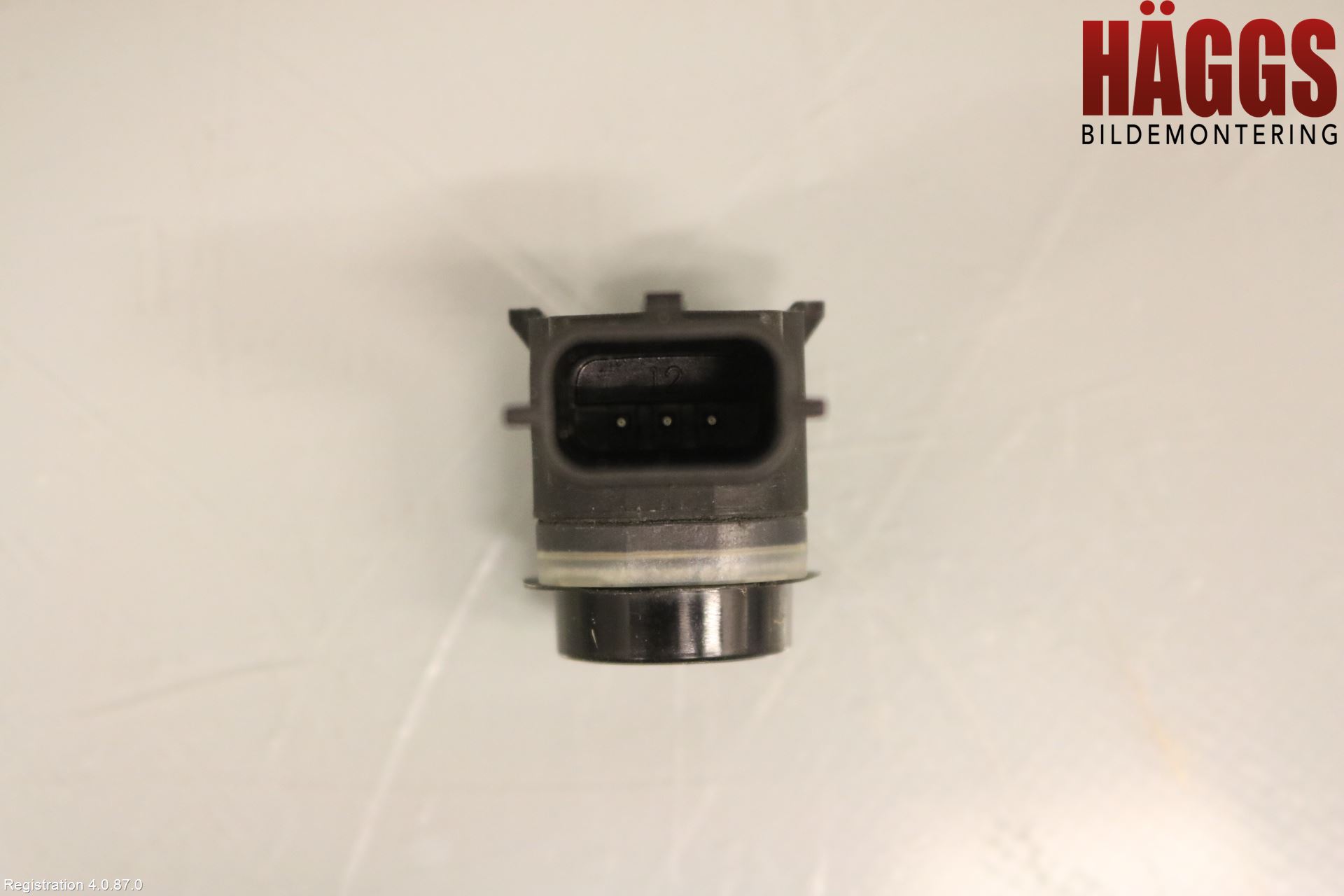 Dacia DUSTER 10-17 Parkeringshjälp Backsensor