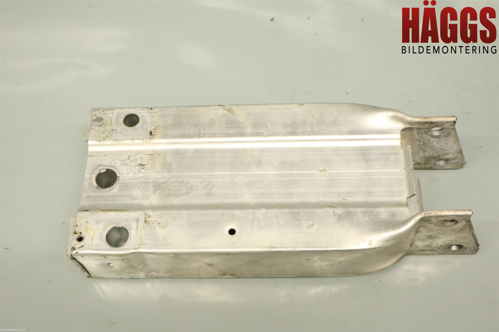 Mercedes-Benz MB E-KLASS (W212) 09-16 Stötfångarbärjärn Fram