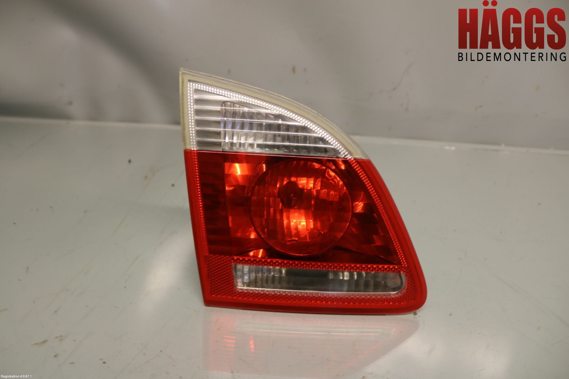 BMW 5 E60/61 Sed/Tou 02-10 Bakljus Lucka Vä