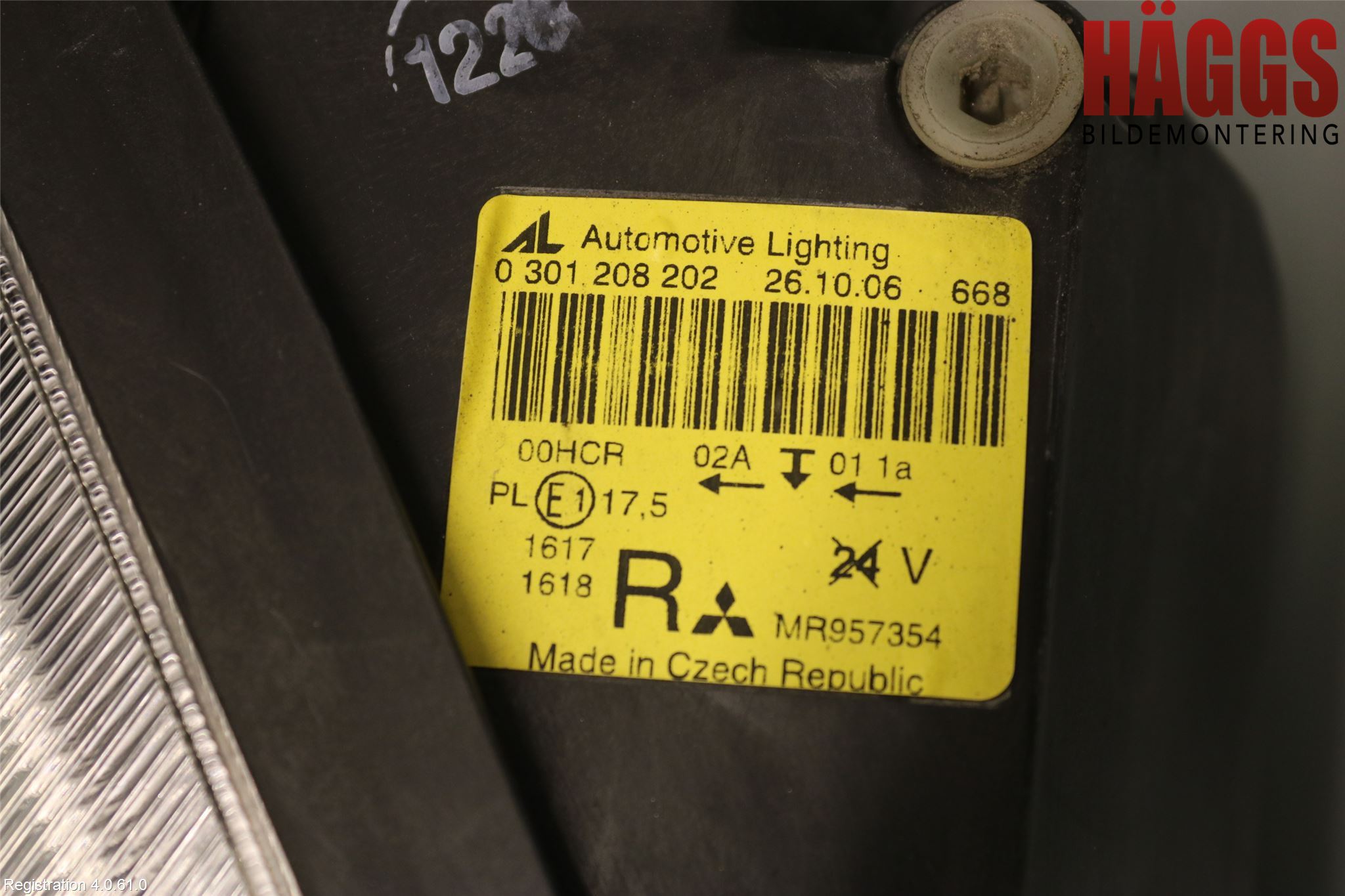 Mitsubishi COLT   04-08 Strålkastare Höger