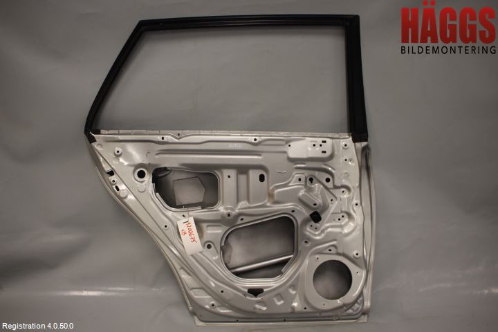 Toyota AVENSIS 03-06 Dörr Bak Vänster