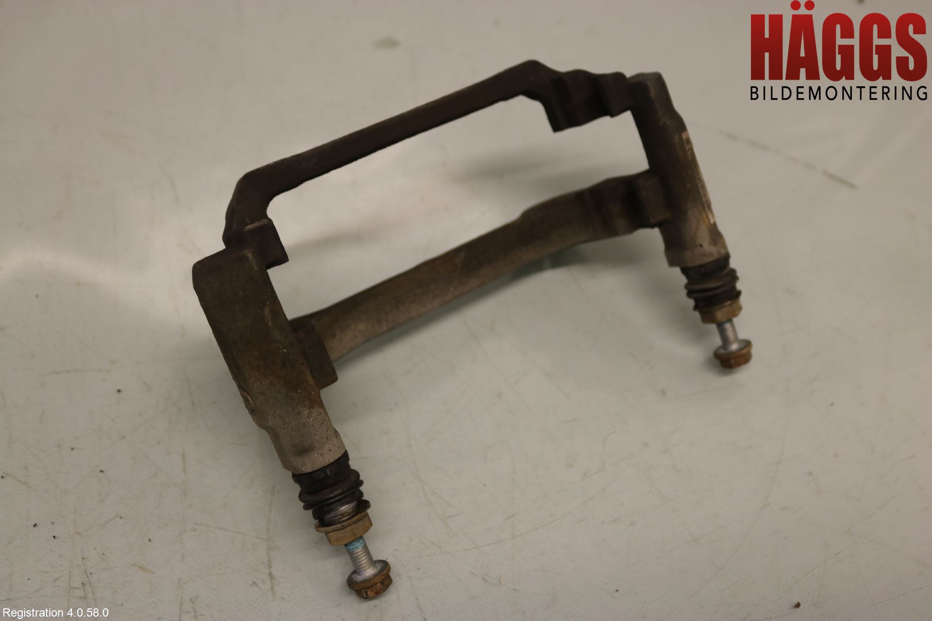 Skoda SUPERB 16-24 Bromsokshållare