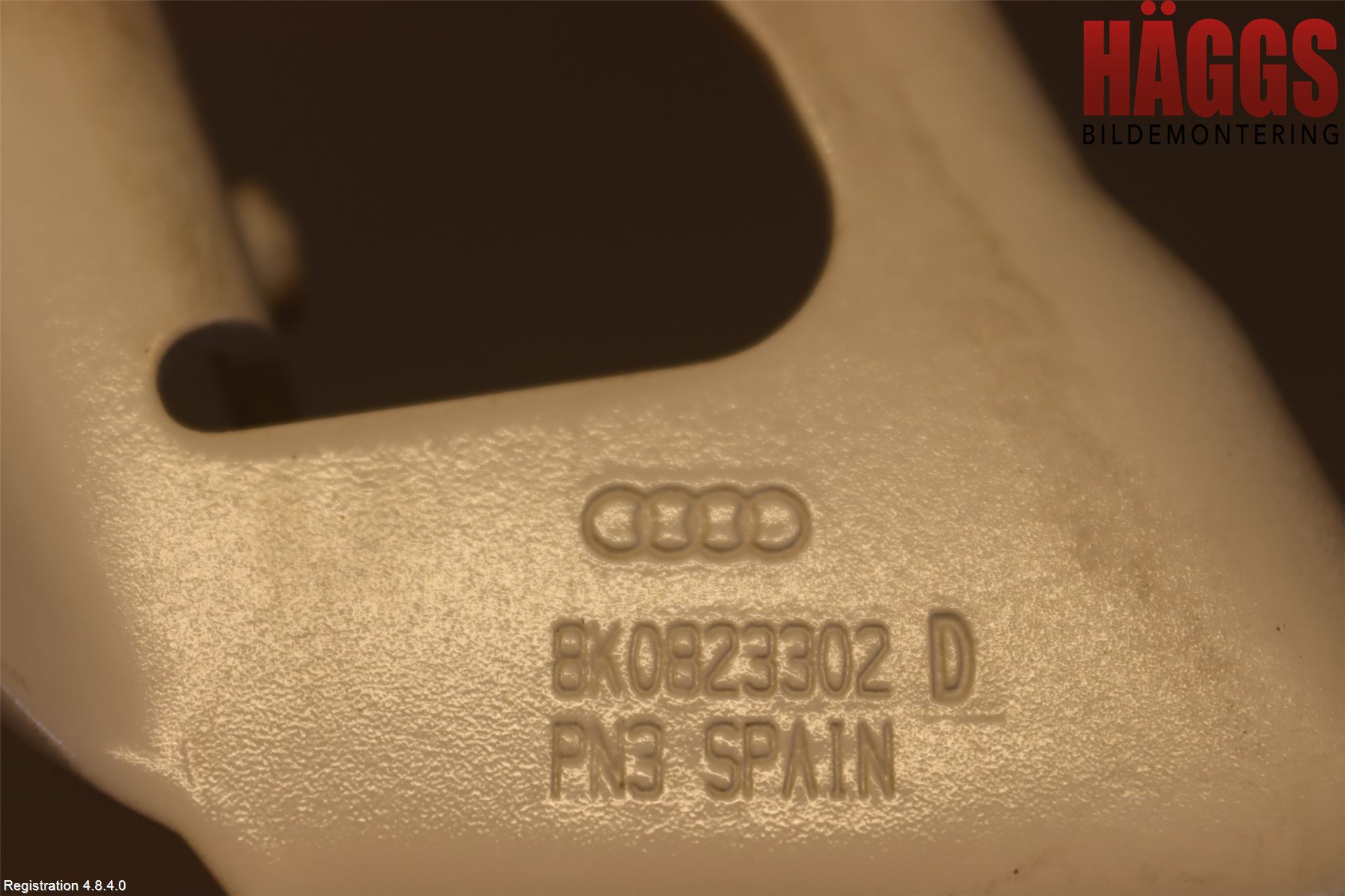 Audi A4 ALLROAD 09-16 Huvgångjärn