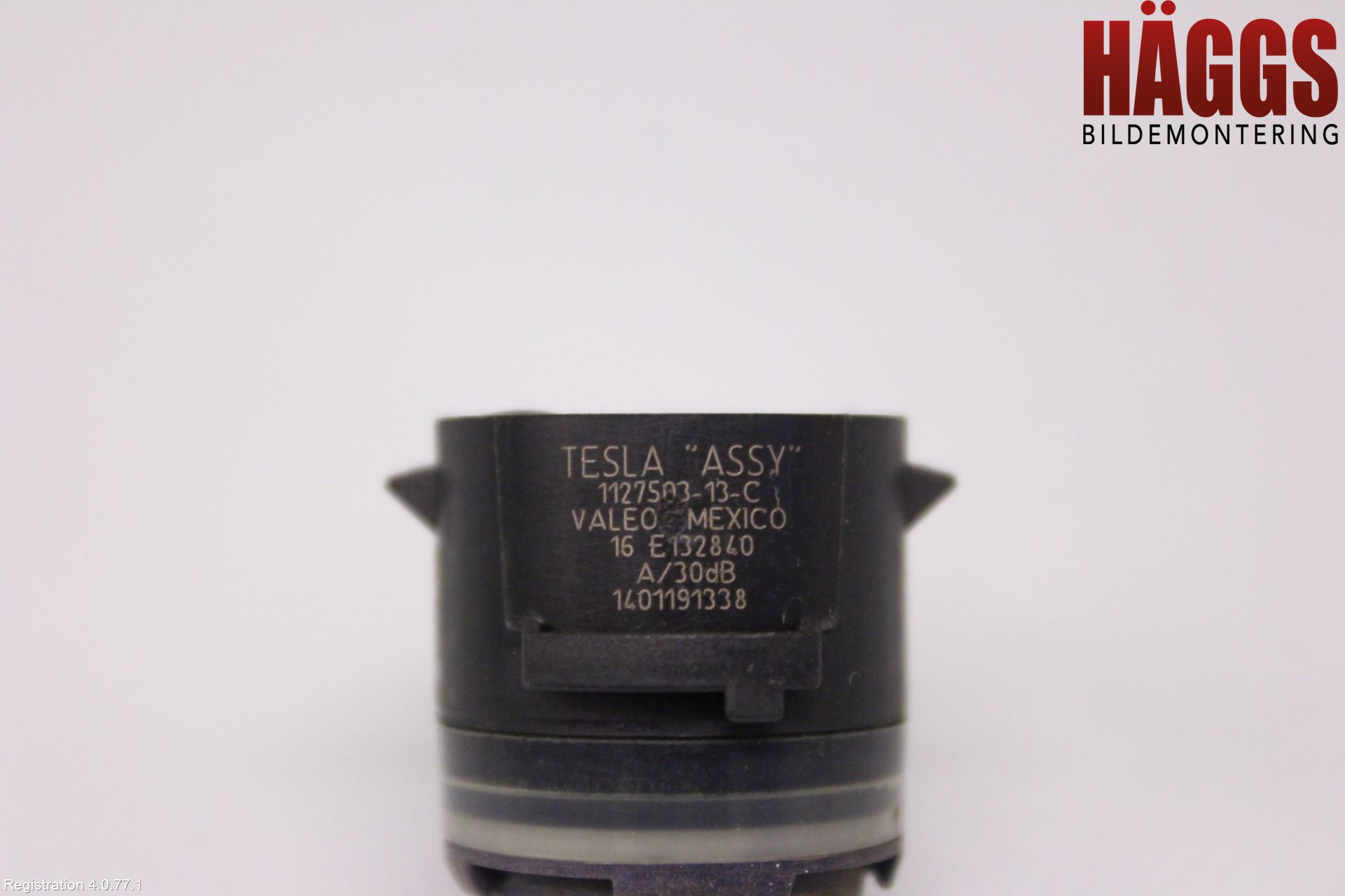 Tesla MODEL 3 17- Parkeringshjälp Backsensor