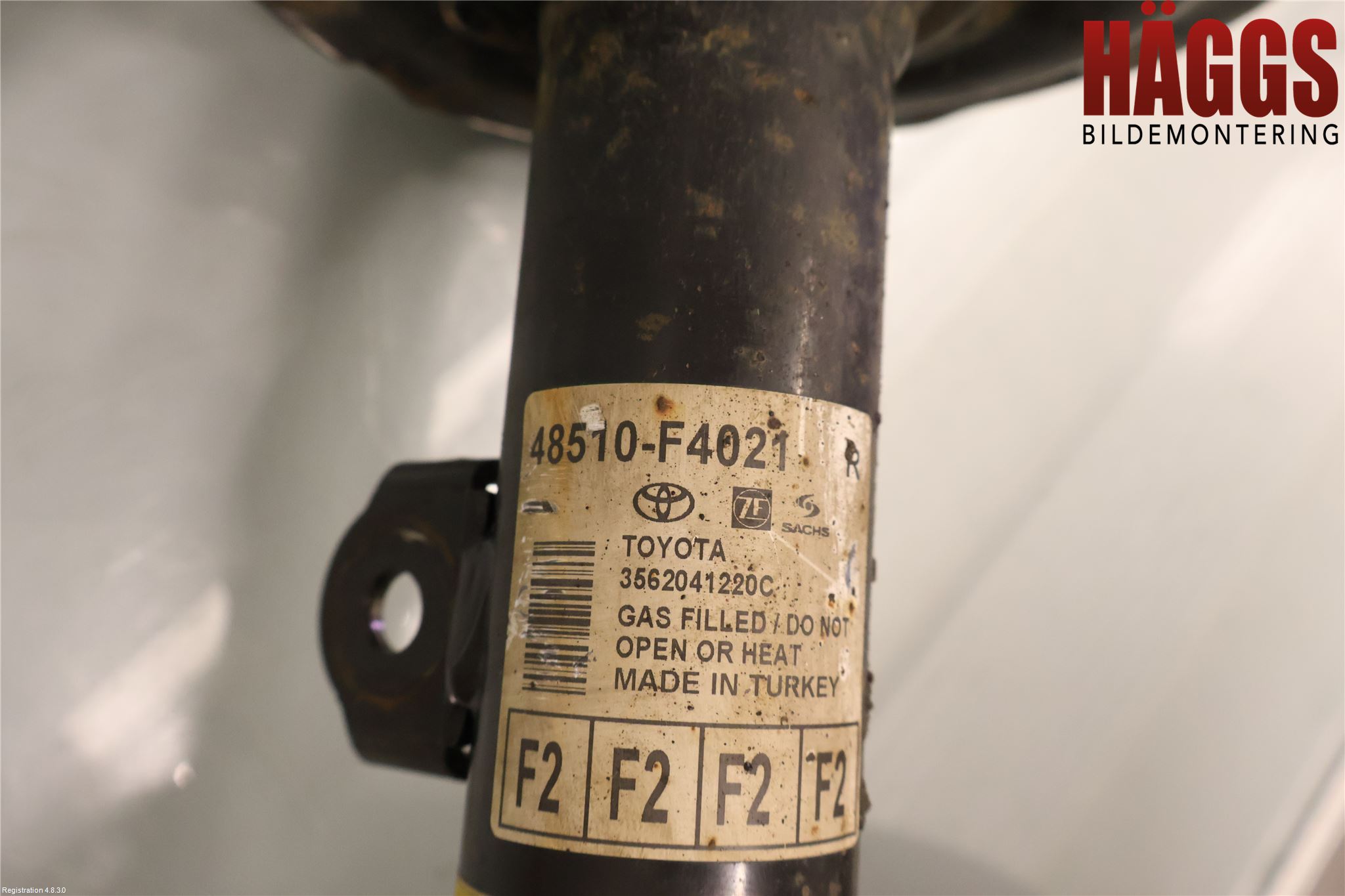 Toyota C-HR 16-23 Fjäderben Fram Höger
