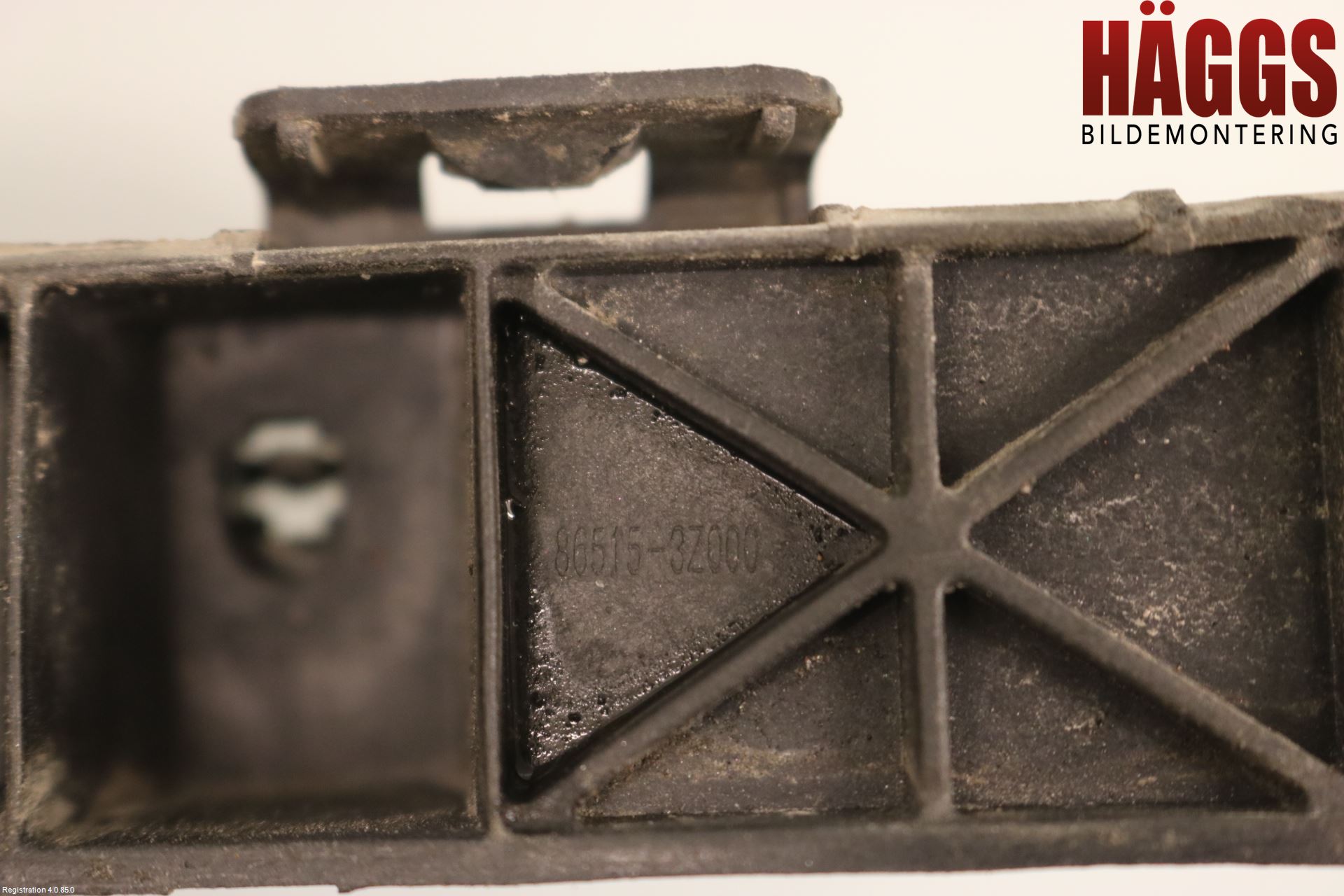 Hyundai i40 16-18 Skärmfäste Fram Vä