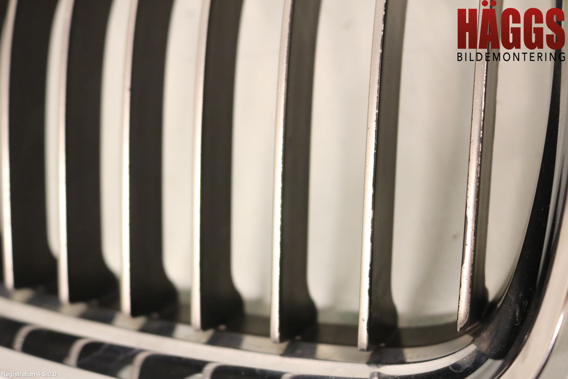 BMW 3 E90/91 SED/TOU 05-12 Grilldel Höger