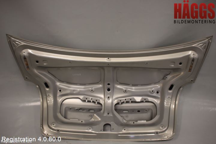 Toyota AVENSIS 03-06 Baklucka (Ej Med Ruta)