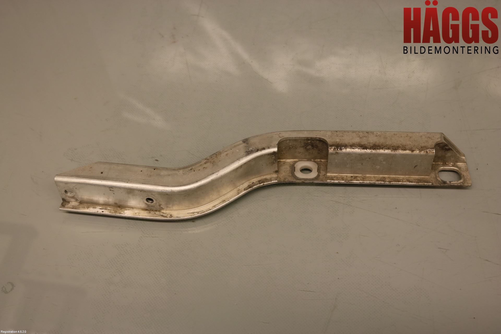BMW 5 F10/F11/F18 09-17 Frontplåt