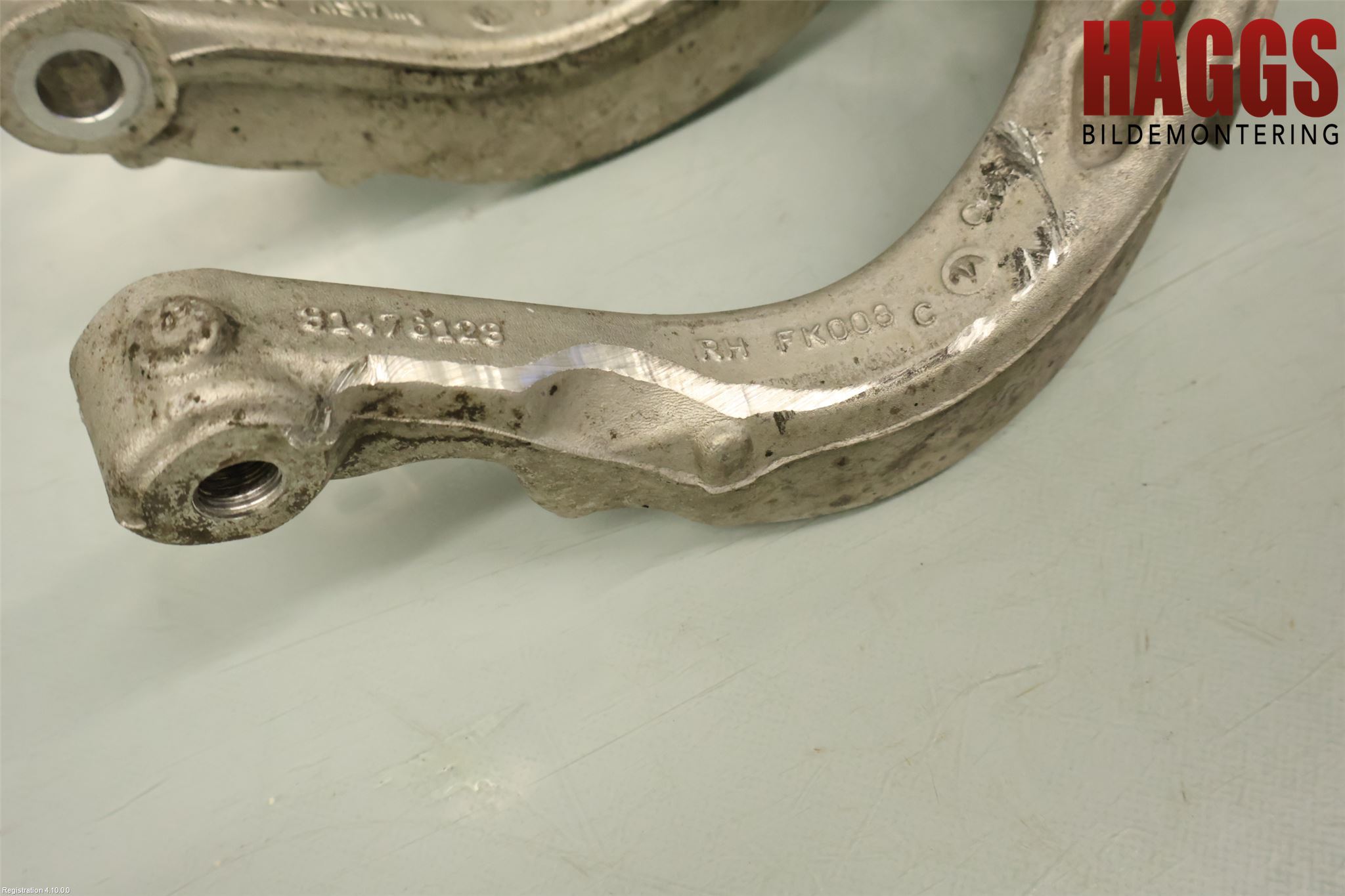 Volvo V60 19- Fjäderben Fram Höger