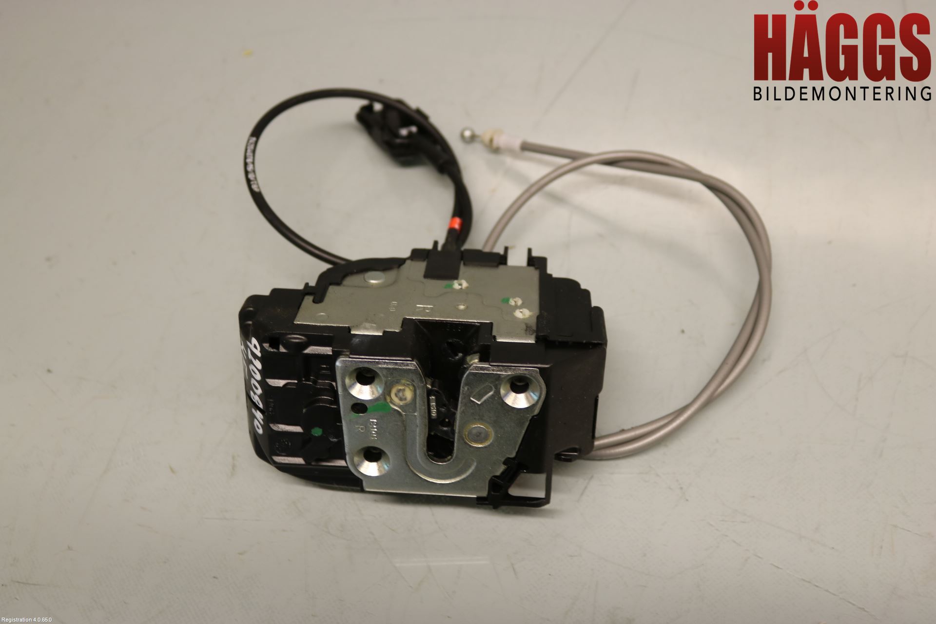 Nissan NOTE E11 06-14 Låskista-Dörrlås