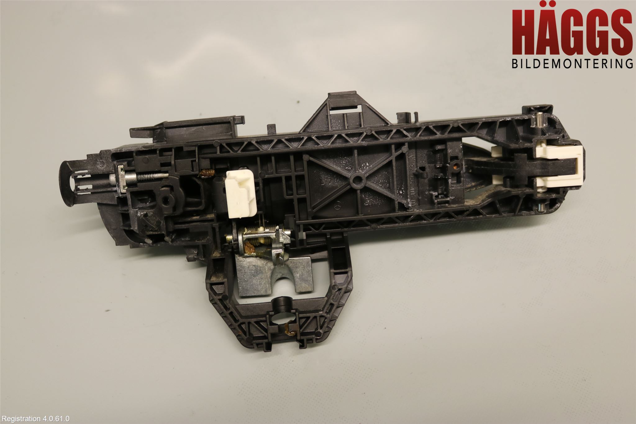Mercedes-Benz MB C-KLASS (W204) 07-15 Dörrhandtag Yttre Vä