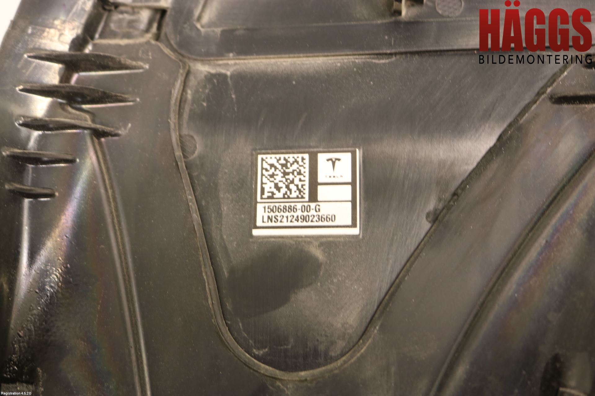 Tesla MODEL Y 21- List Hö