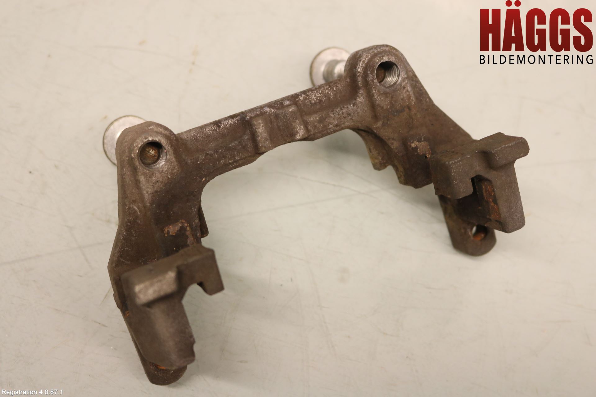 Volvo V90 17->> Bromsokshållare