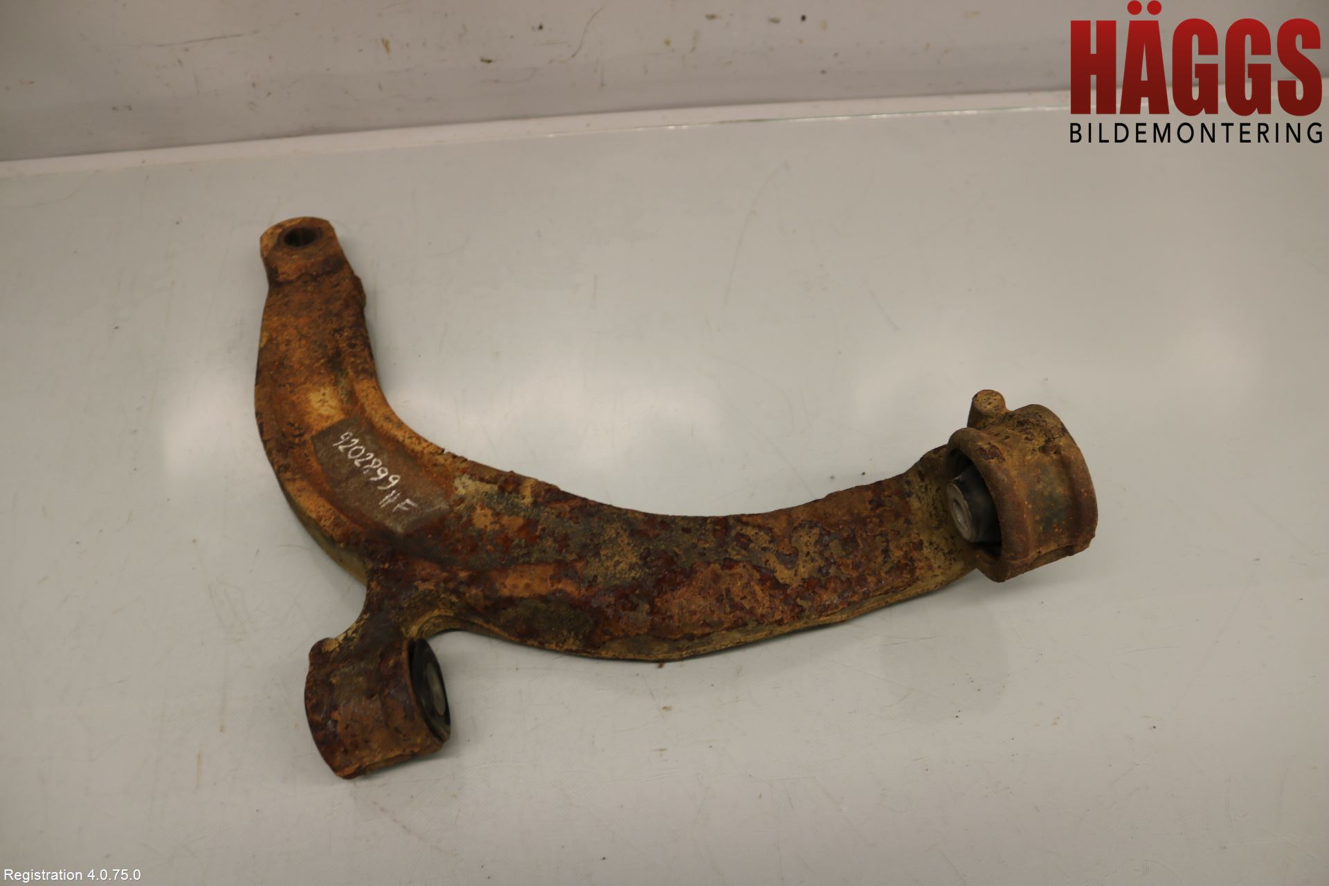 Volkswagen VW TRANSP/CARAVELLE (T5) 04-15 Bärarm Fram Undre Hö