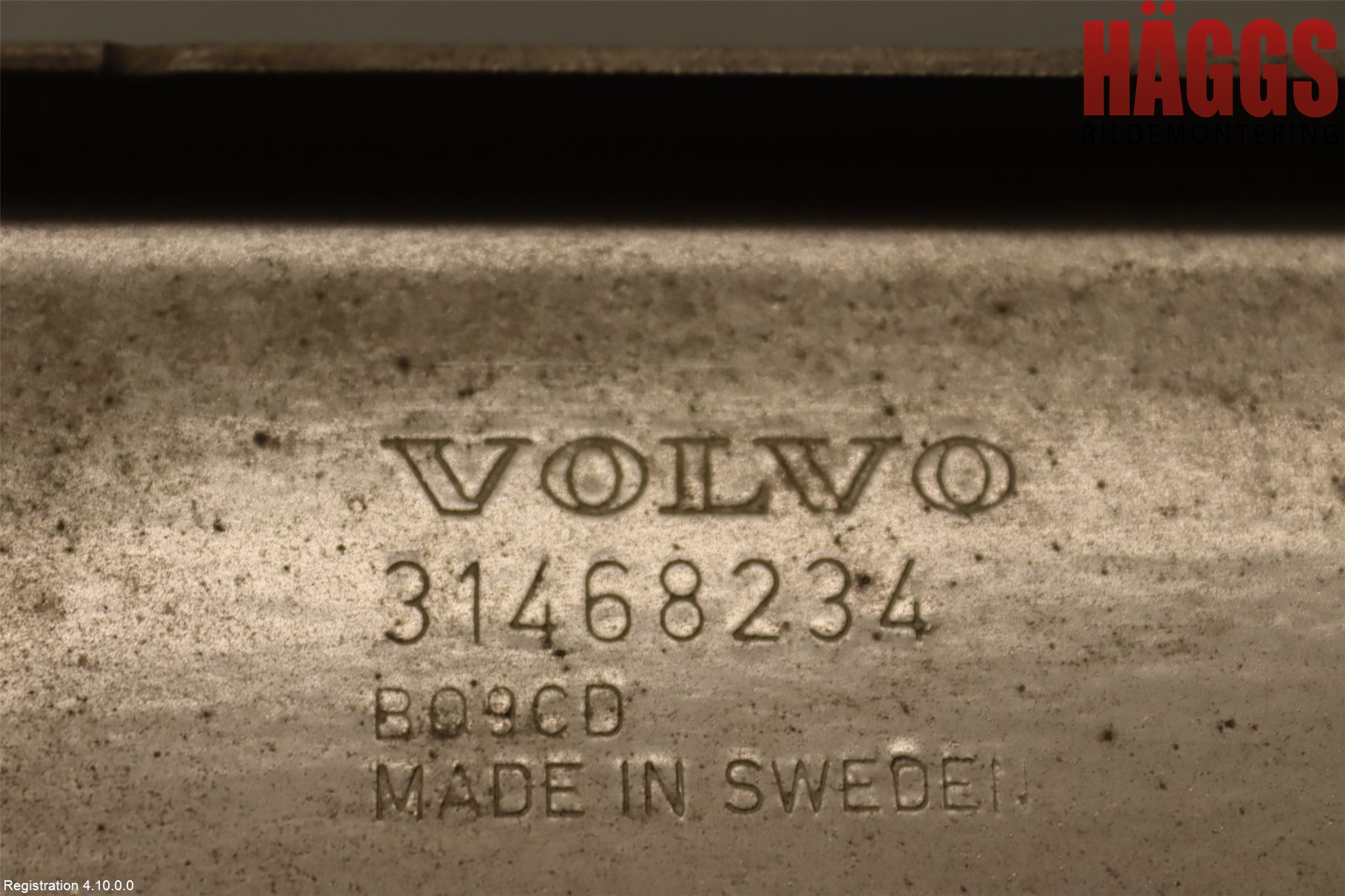 Volvo V60 19- Skärmfäste Fram Hö