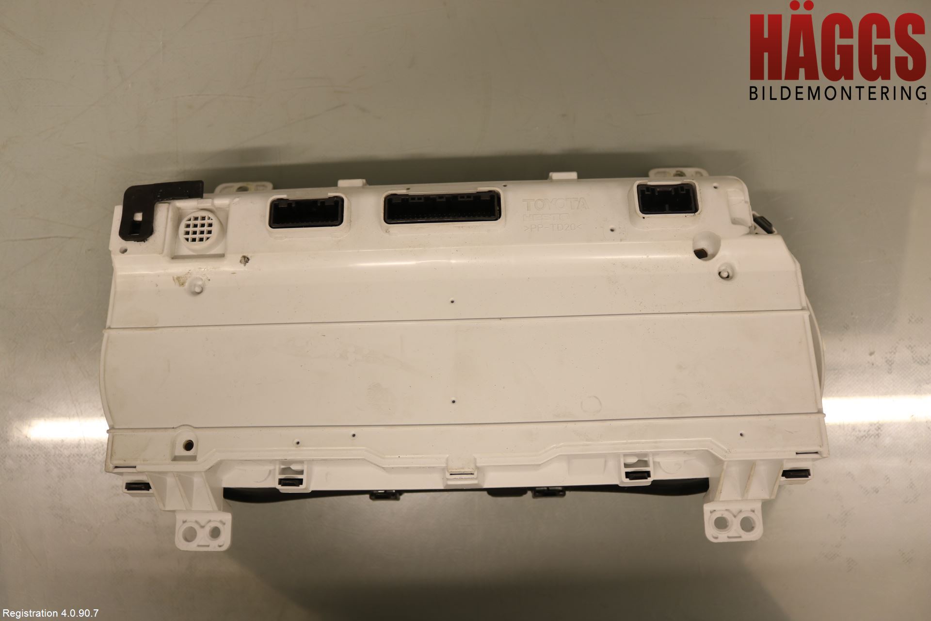 Toyota HILUX 16- Instrument Komb