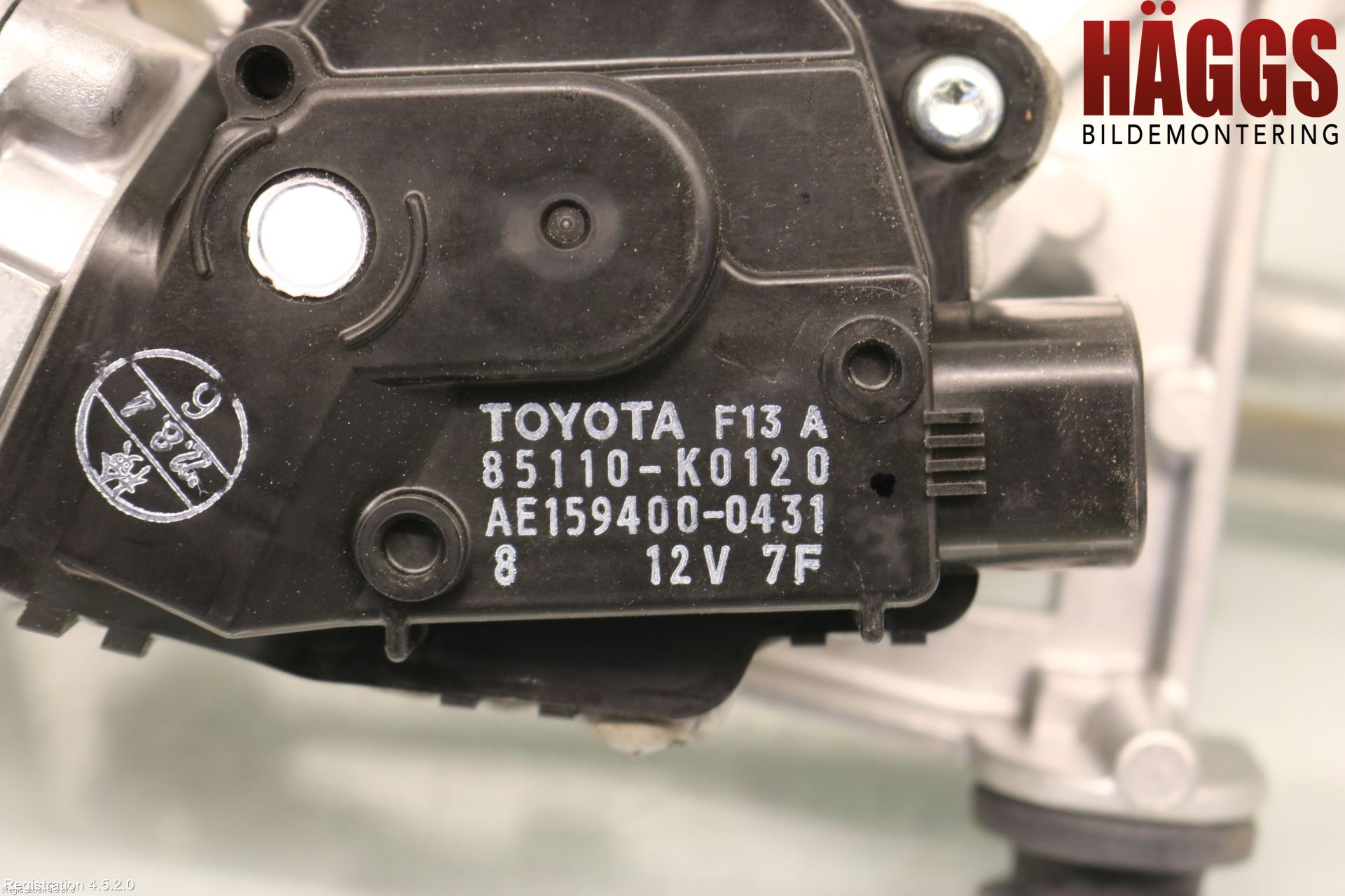 Toyota YARIS XP21 20- Torkarmotor Vindruta