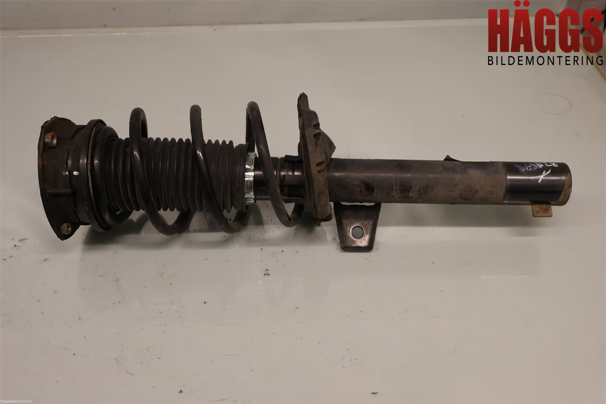 Volkswagen VW GOLF / E-GOLF VII 13-20 Fjäderben Fram Vänster