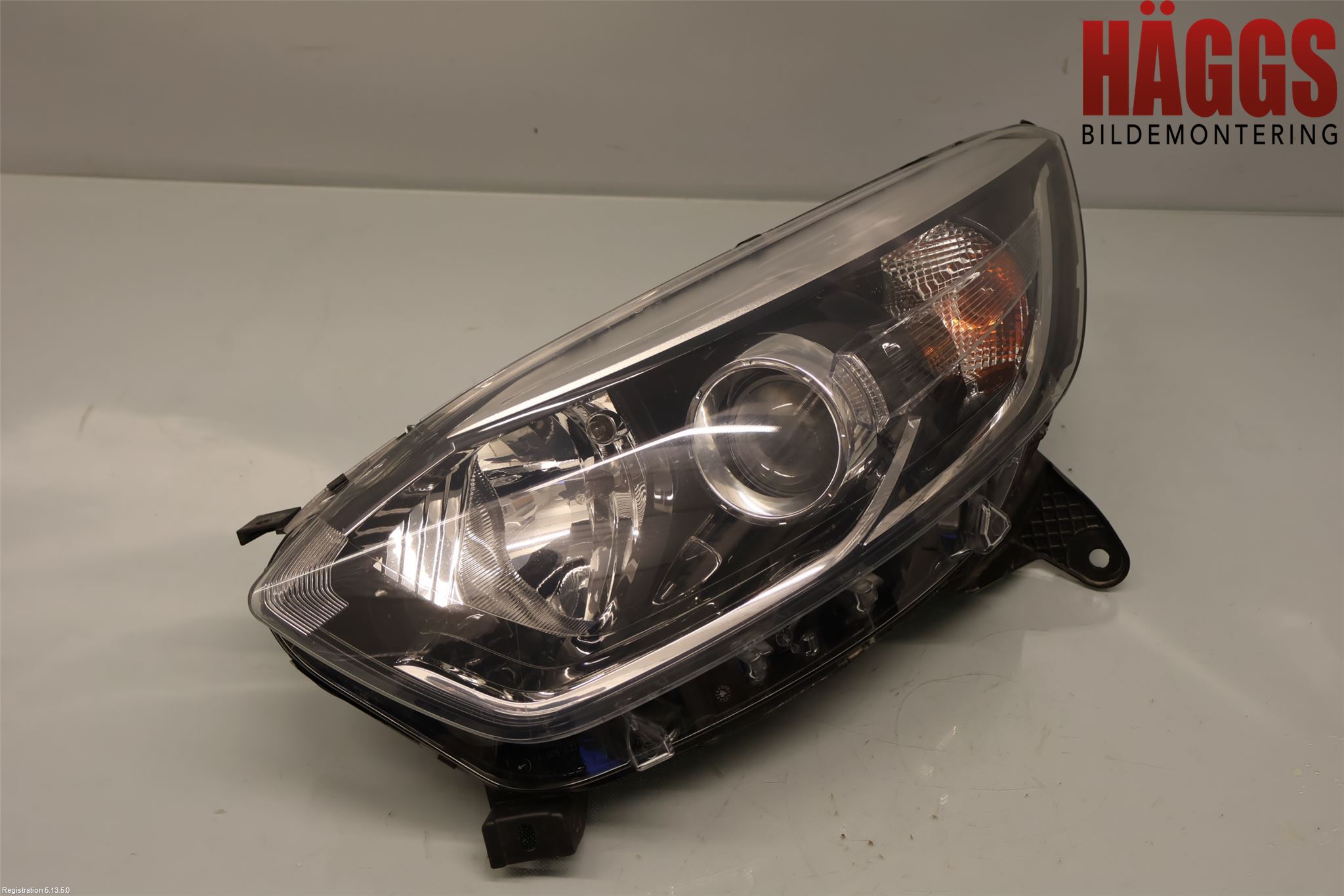 Renault CAPTUR 13-19 Strålkastare Vänster