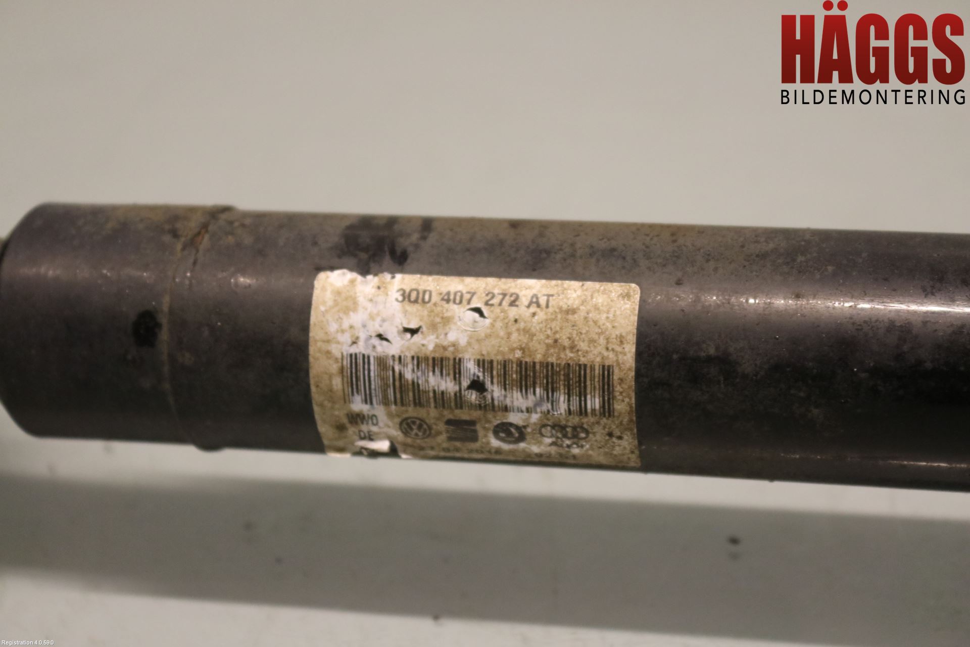 Volkswagen VW TOURAN 16- Drivaxel Fram Höger