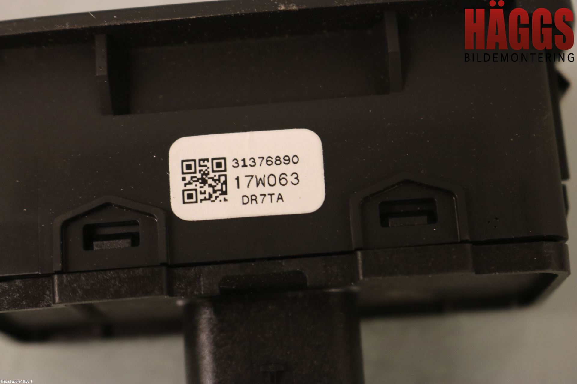 Volvo V90 17->> Strömställare Baklucka