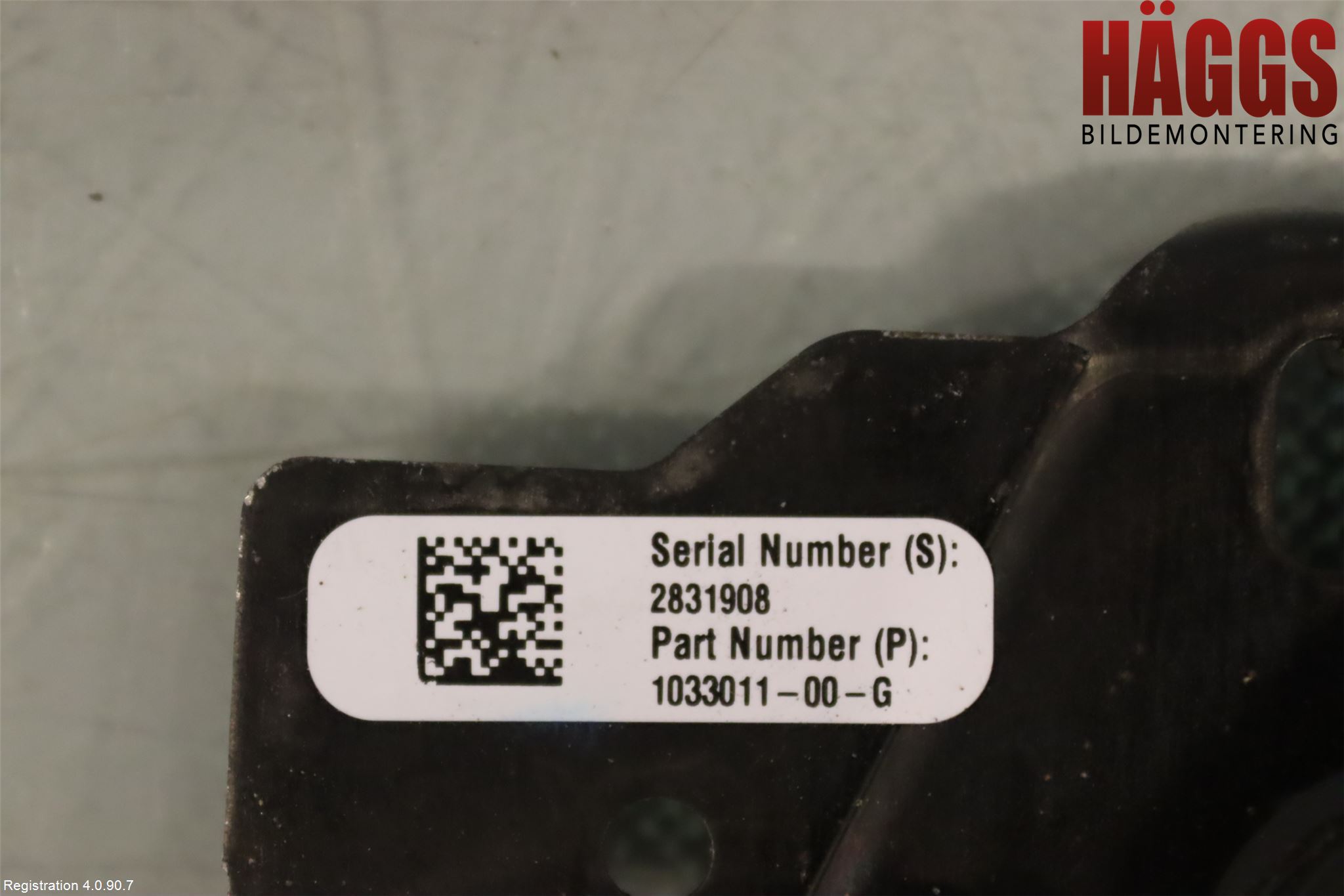 Tesla MODEL 3 17- Huvlås