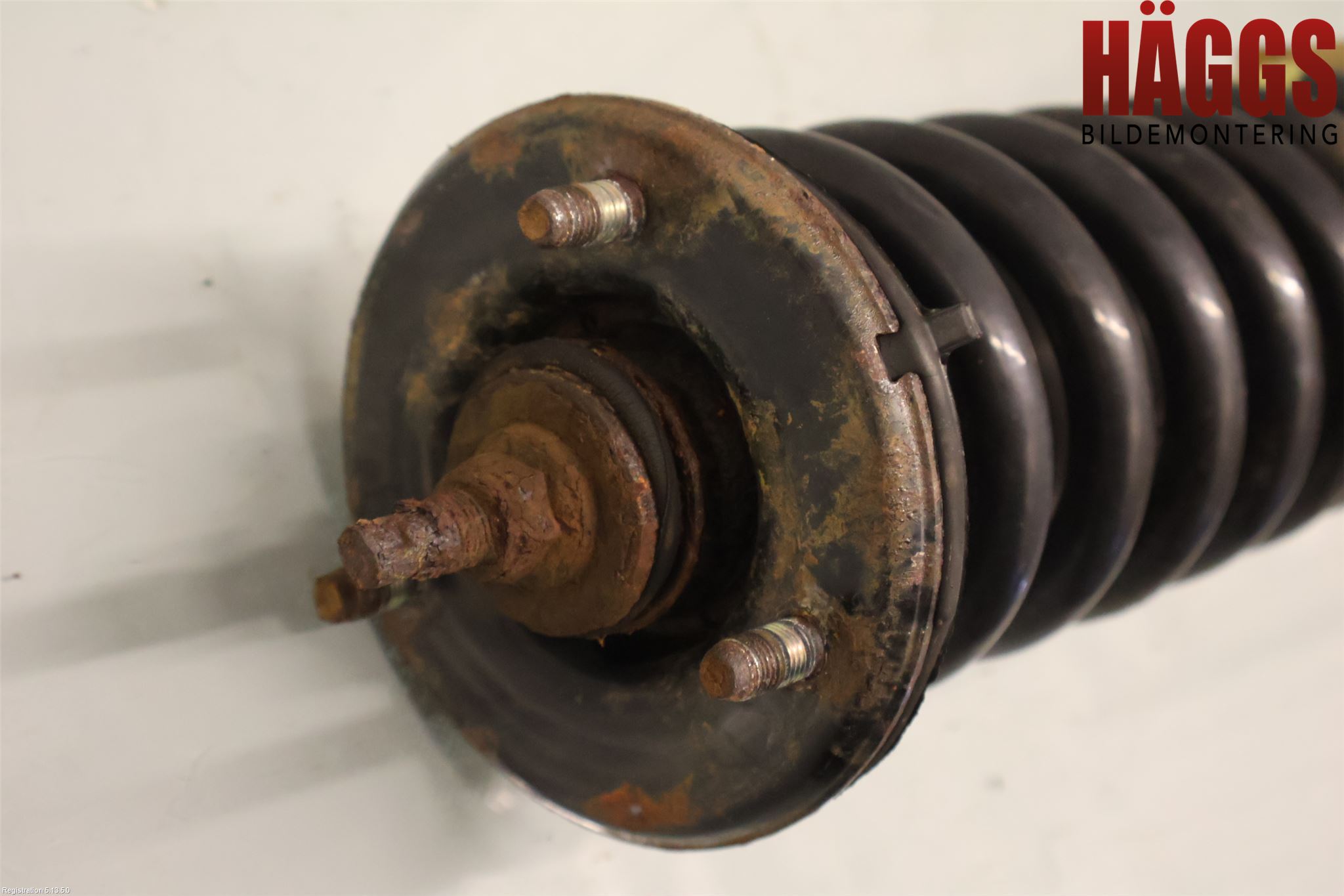 Nissan NAVARA 05-16 Fjäderben Fram Höger