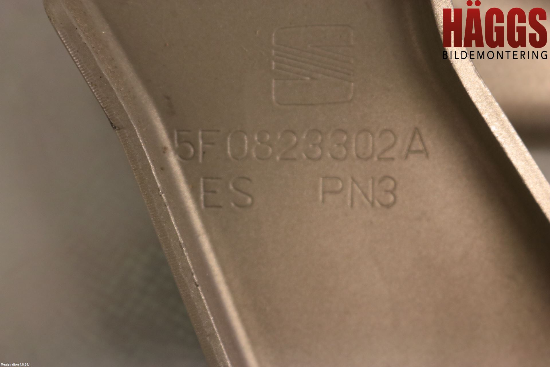 Seat LEON 13-20 Huvgångjärn