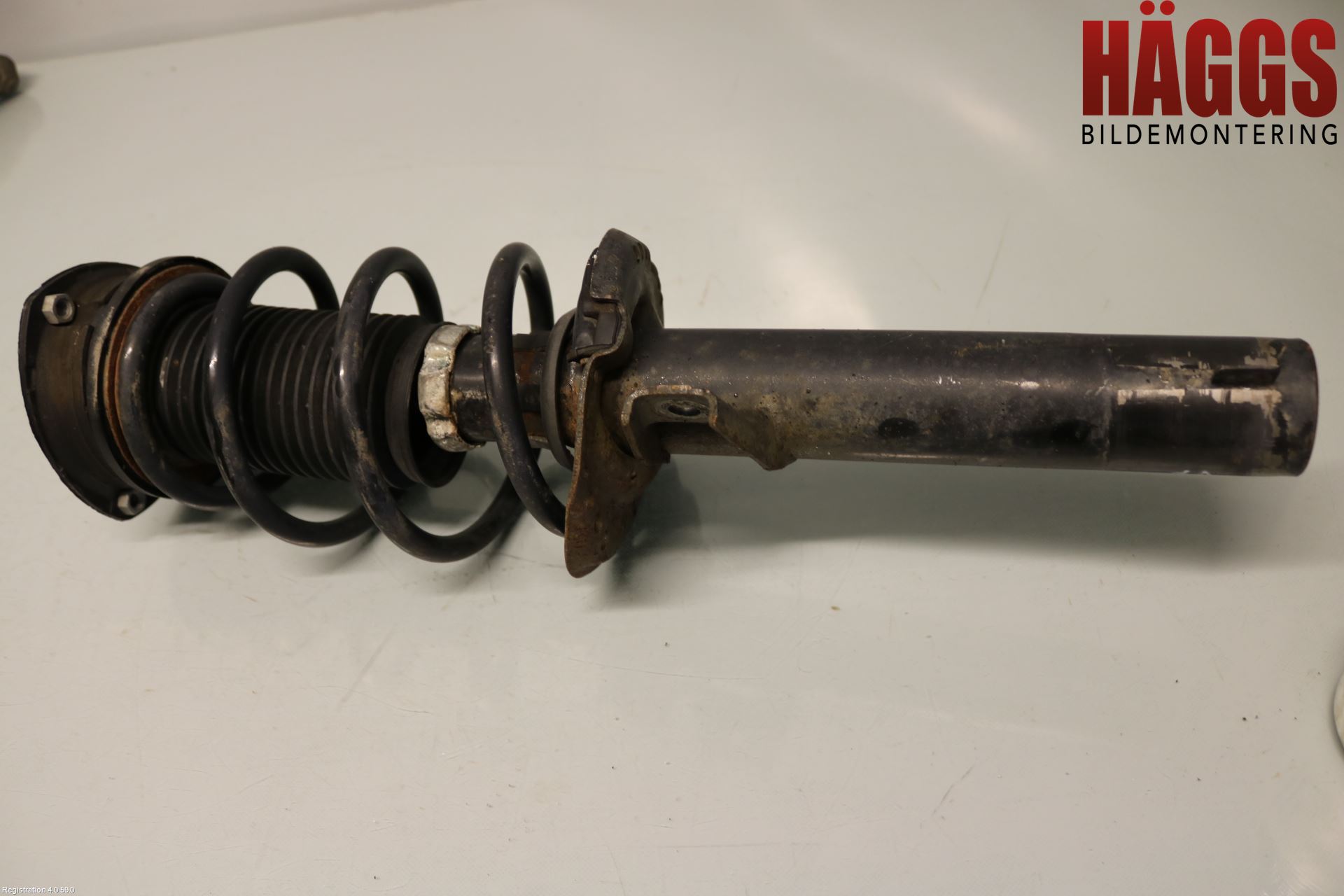 Volkswagen VW TOURAN 16- Fjäderben Fram Vänster