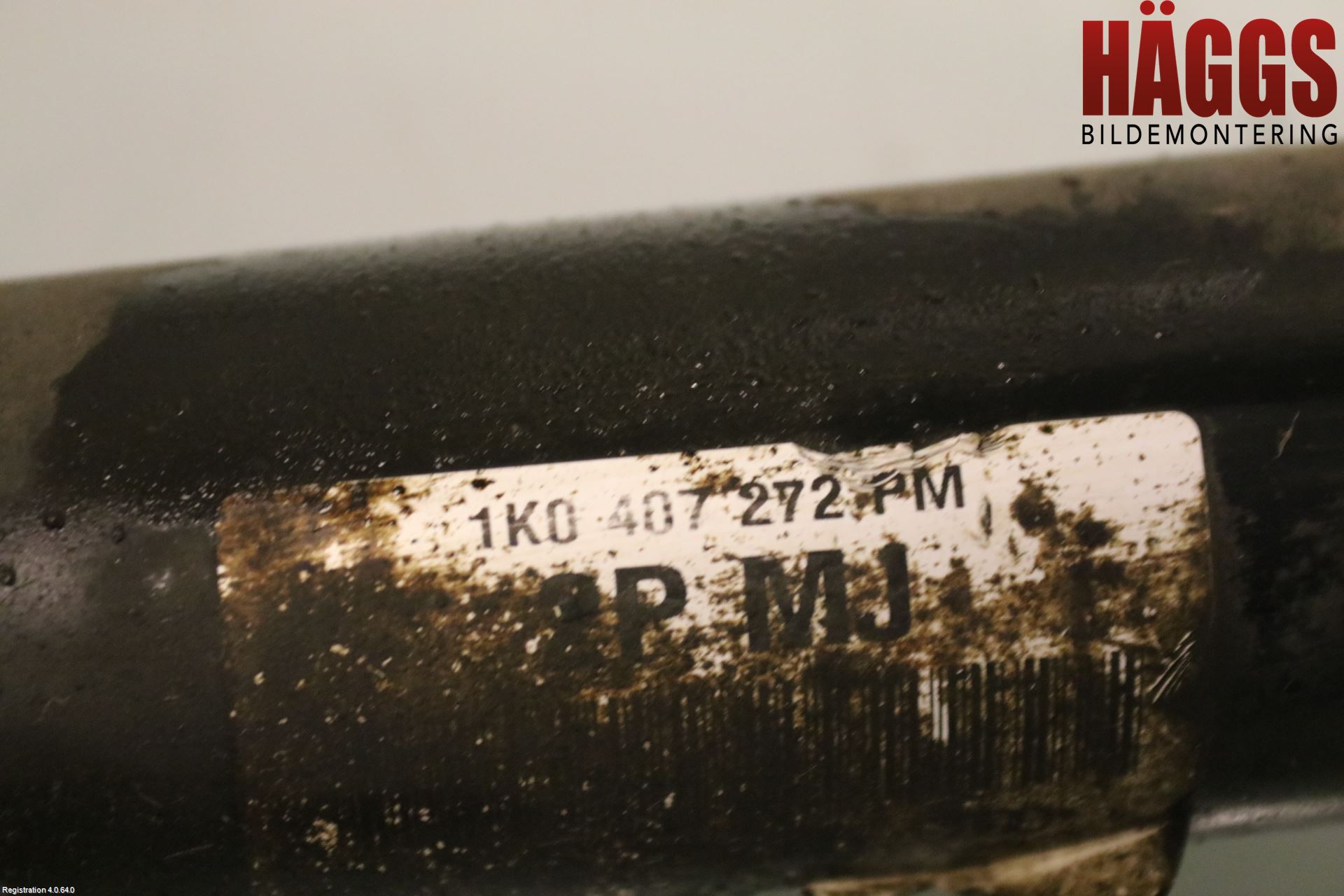 Volkswagen VW CADDY 11-15 Drivaxel Fram Höger