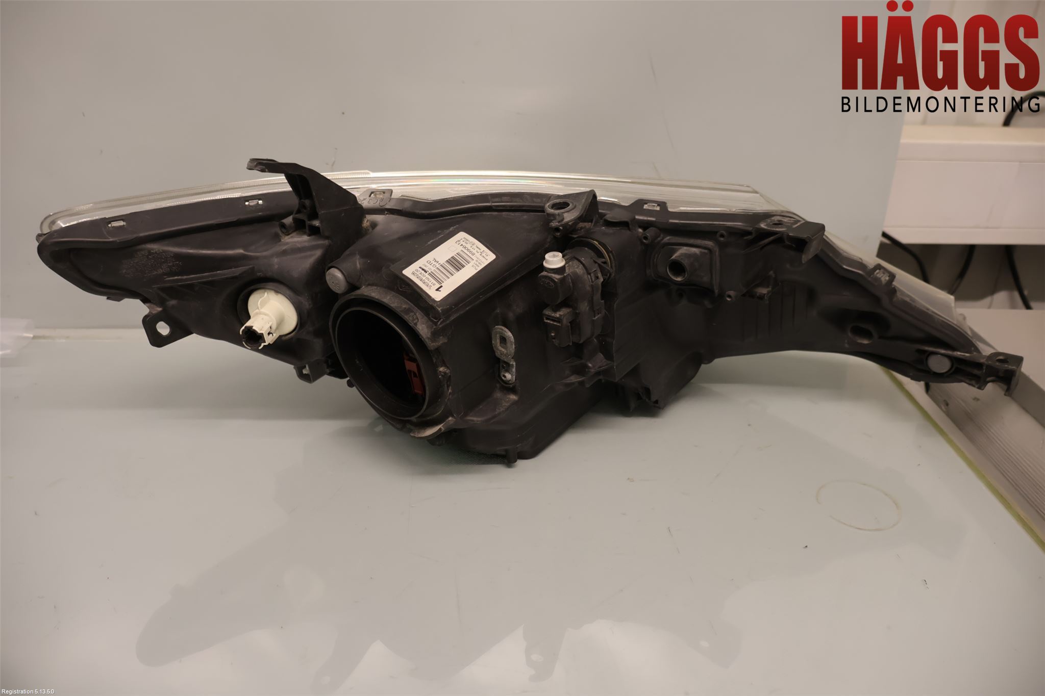 Toyota AURIS 13-19 Strålkastare Vänster