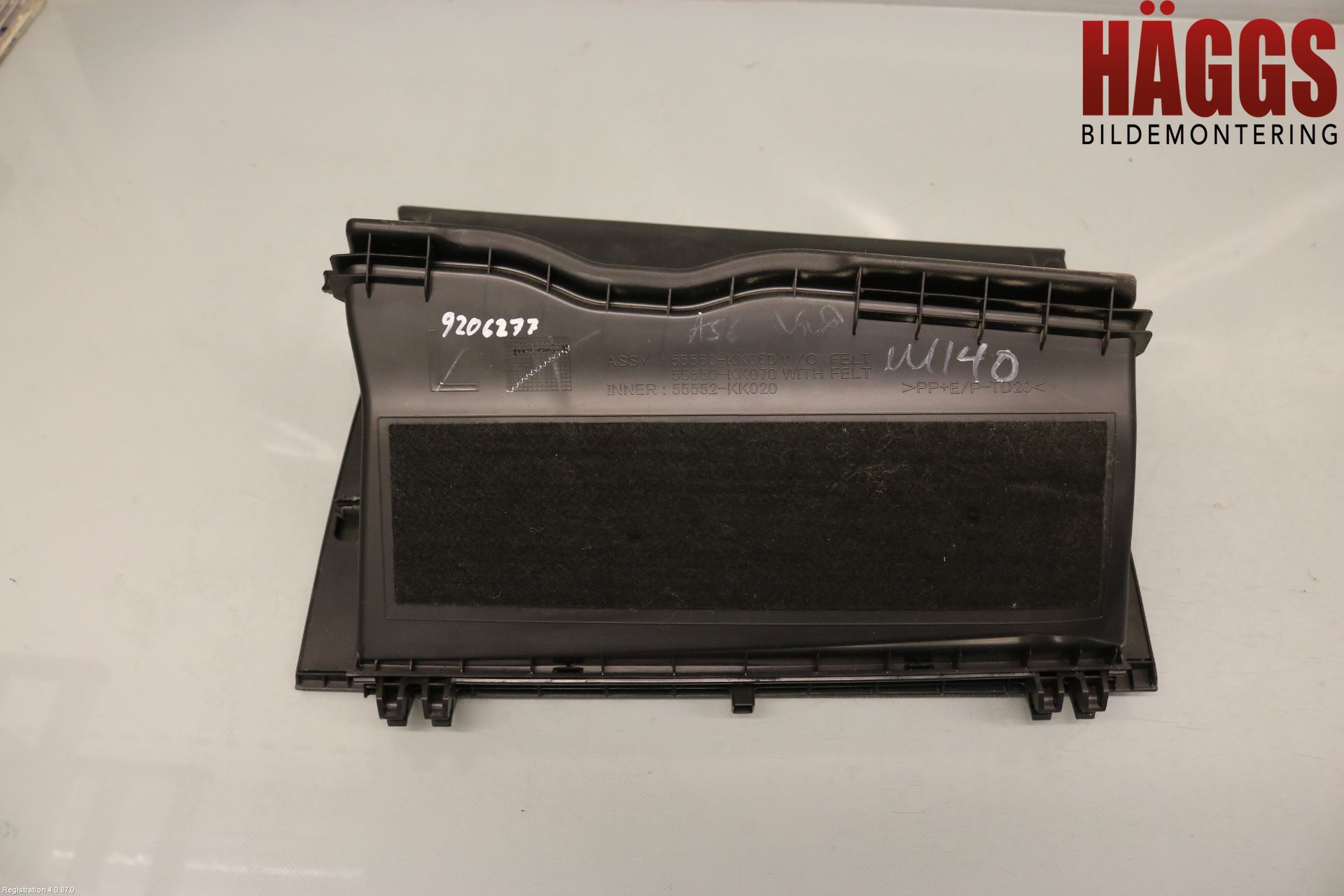 Toyota HILUX 16- Handskfack