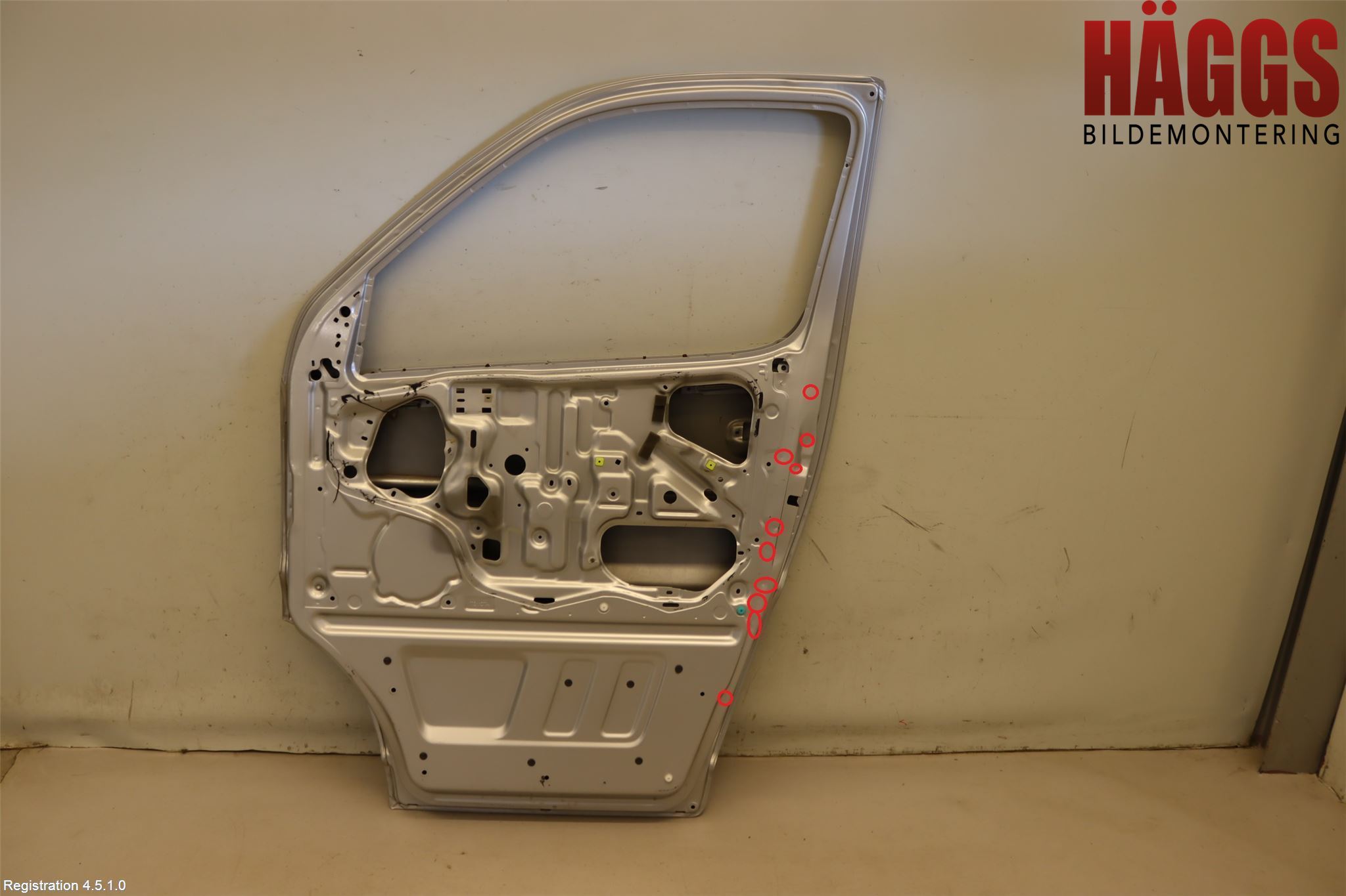 Toyota HI-ACE 06-12 Dörr Fram Höger