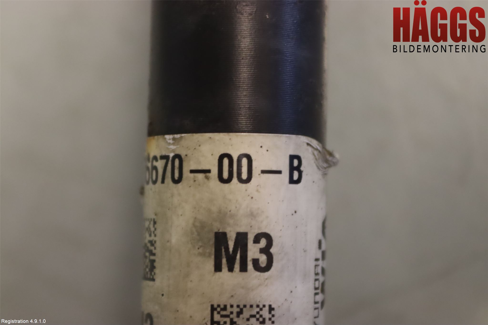 Tesla MODEL 3 17- Drivaxel Fram Vänster