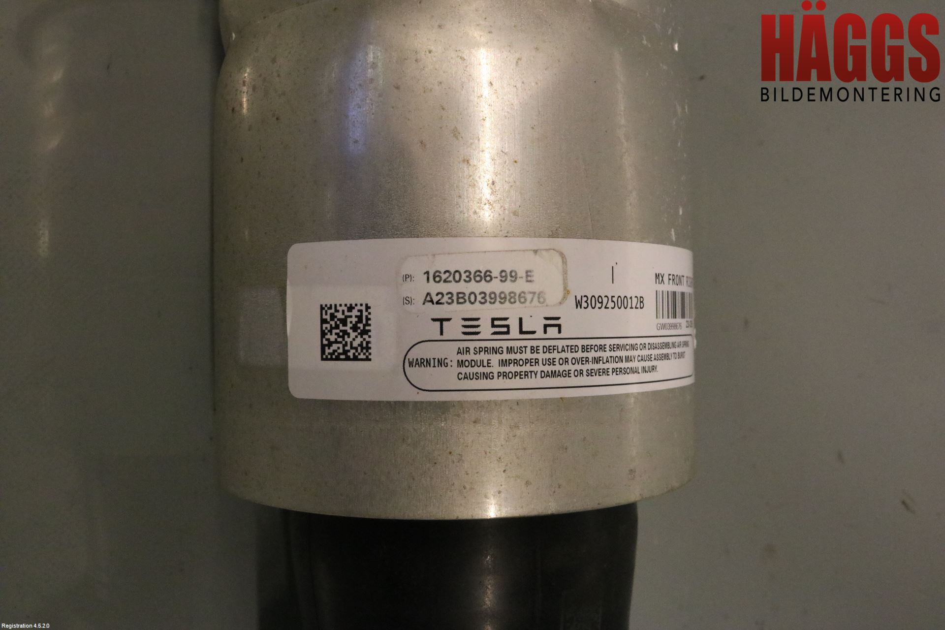 Tesla MODEL X 16- Fjäderben Fram Höger