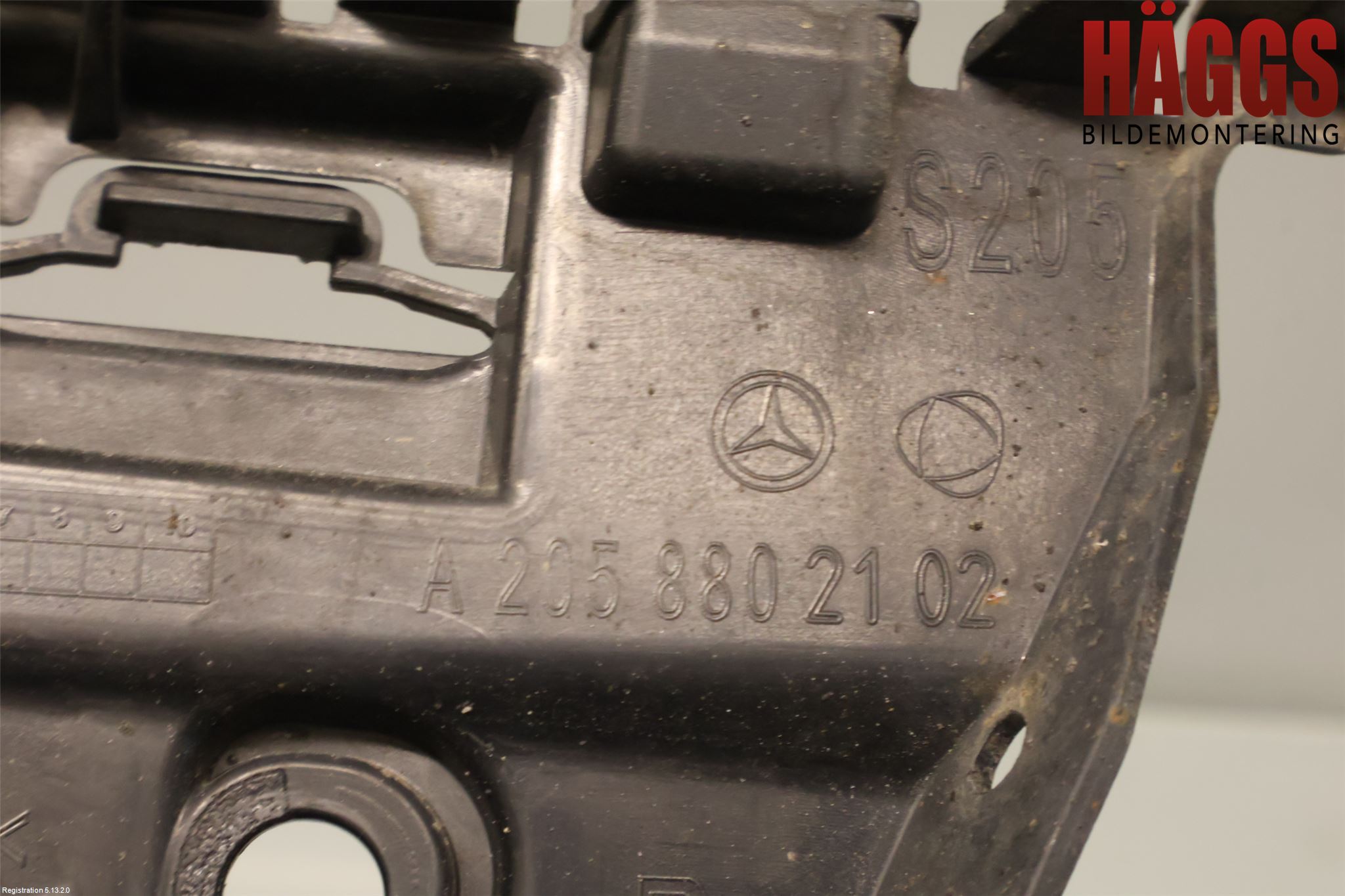 Mercedes-Benz MB C-KLASS (W205) 14-21 Stötfångarfäste Bak Hö