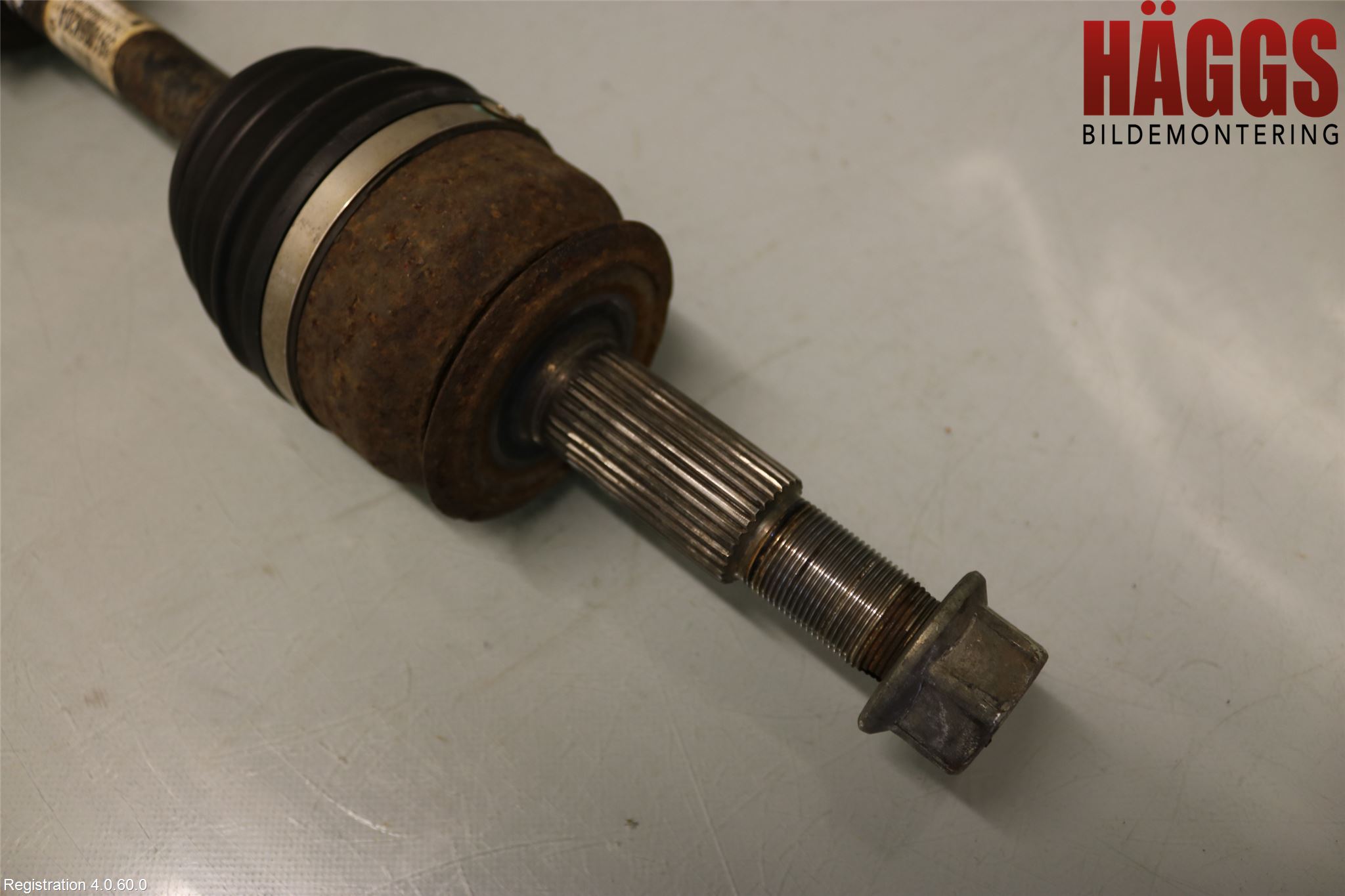 Nissan NAVARA 05-16 Drivaxel Fram Vänster