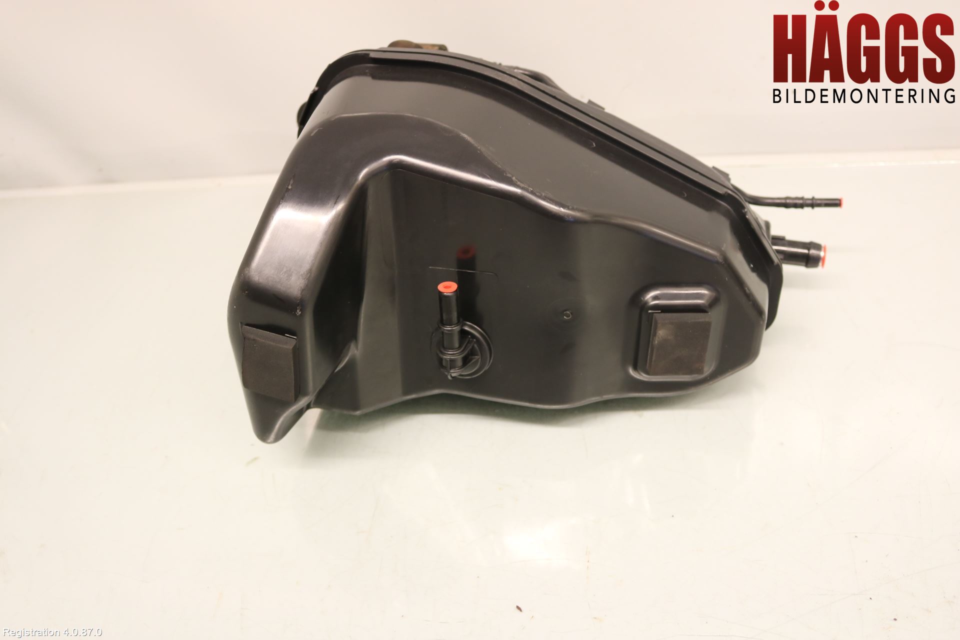 BMW 5 G30/G31/F90 17-23 Adblue Tank