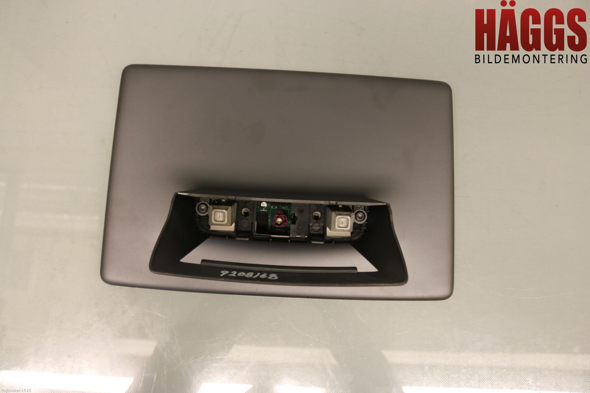 Tesla MODEL Y 21- Multifunktionsdisplay