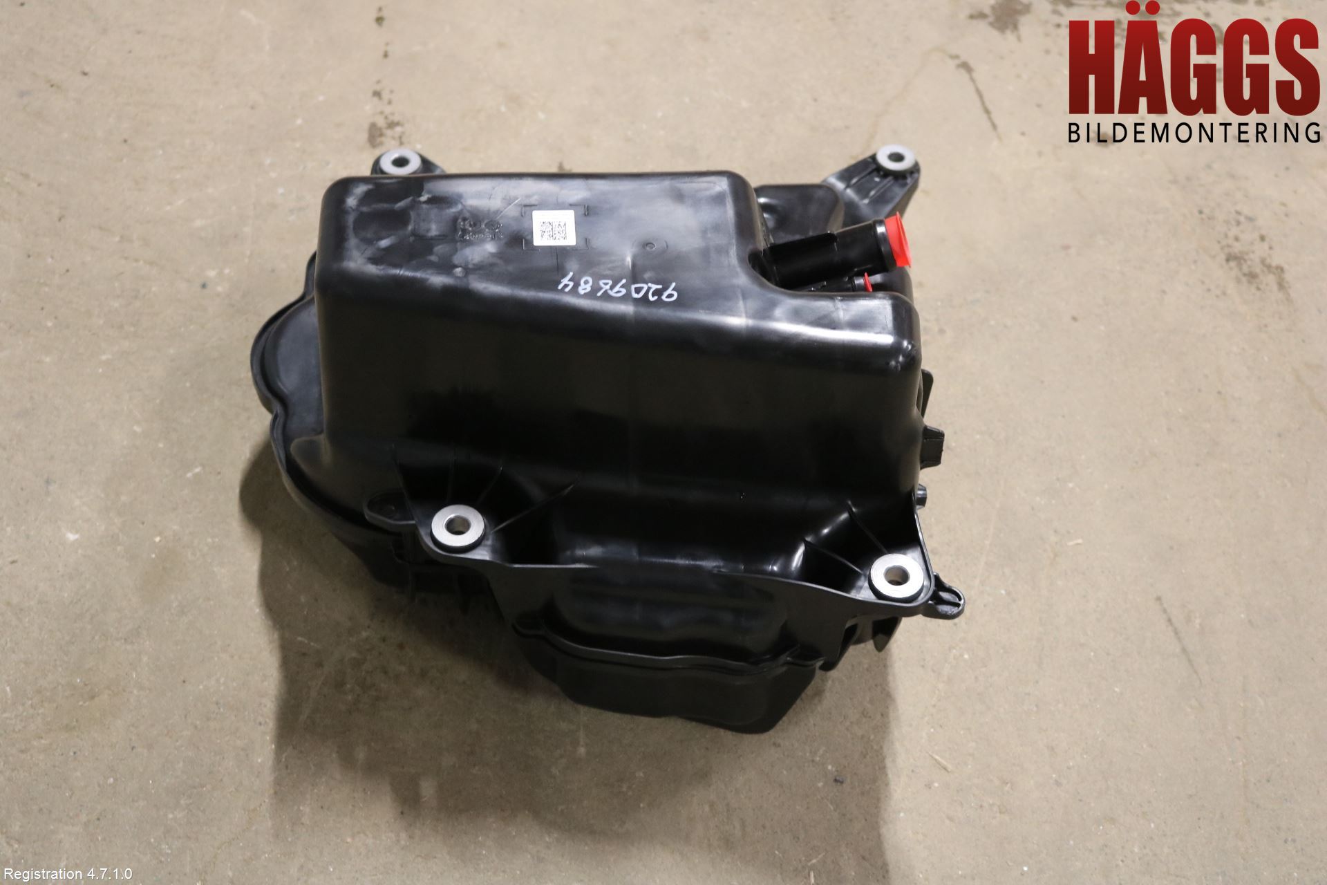 Audi A6 F2/C8 19- Adblue Tank