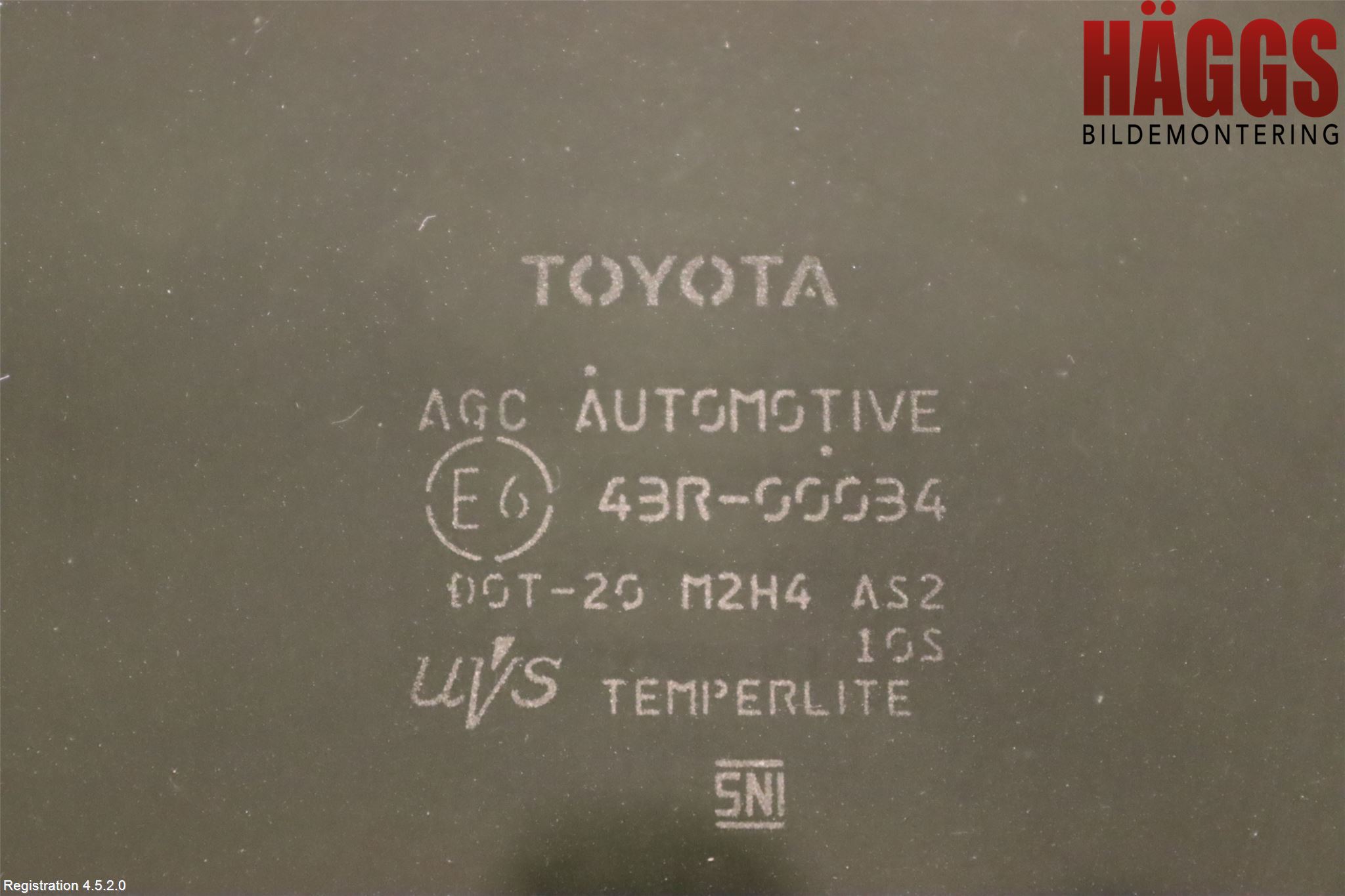 Toyota RAV4 19- Dörruta Fram Höger