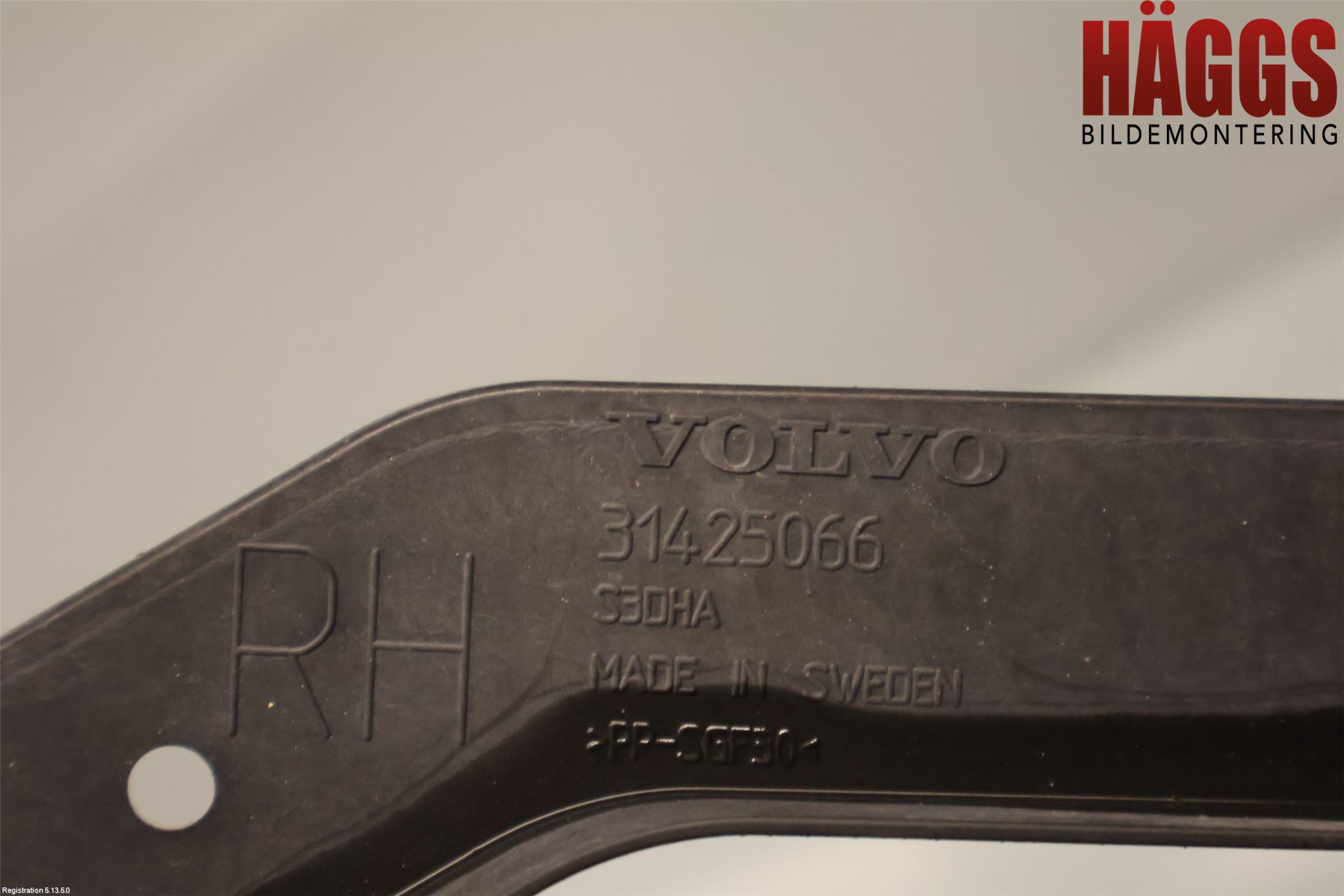 Volvo V90 17->> Stötfångarfäste Bak Hö