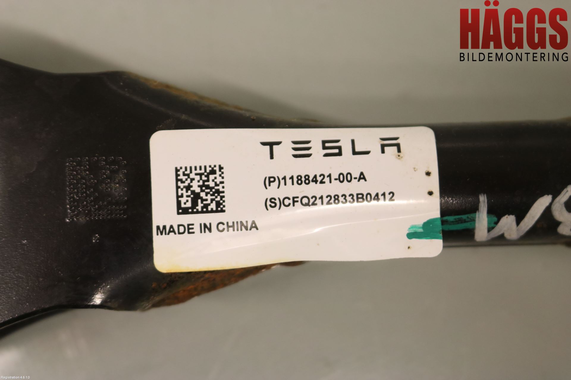 Tesla MODEL Y 21- Bärarm Bak Höger