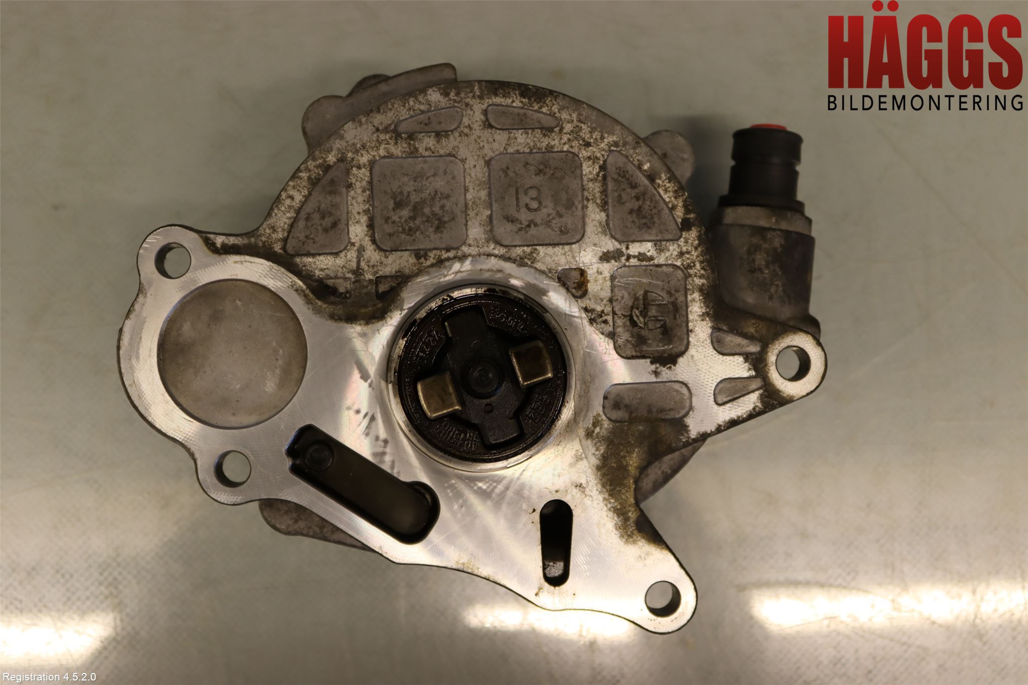 Volkswagen VW CADDY 11-15 Vakuumpump