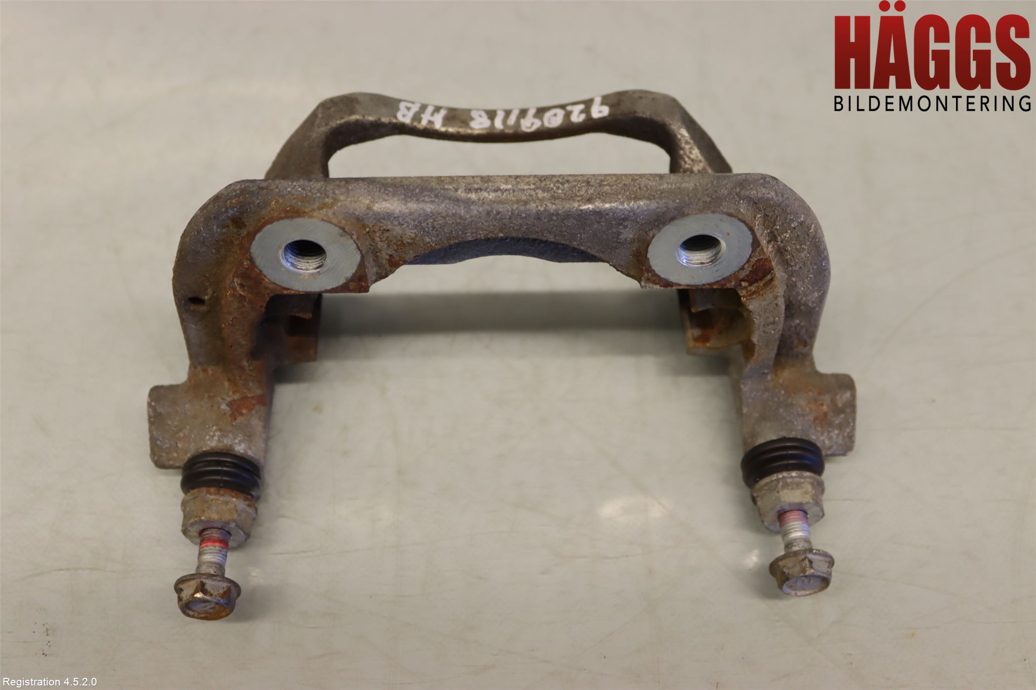 Lexus NX 300h 15-21 Bromsokshållare