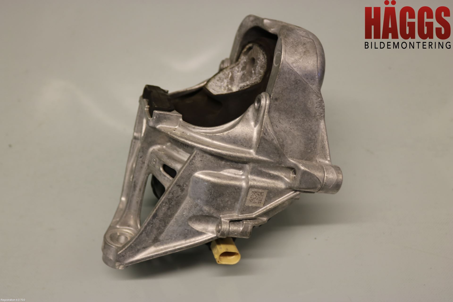 Audi A6 F2/C8 19- Motorfäste