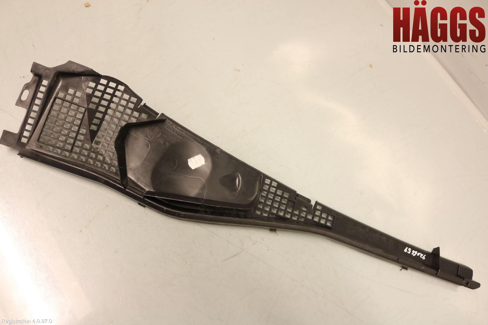 Dacia DUSTER 10-17 Torpedplåt-Torpedplast