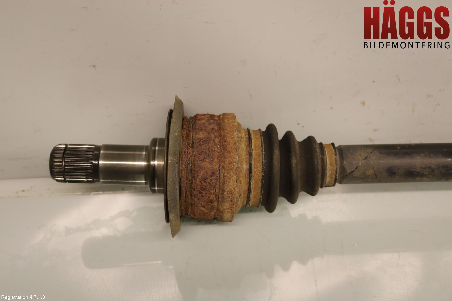 BMW 1 F20/F21 11-19 Drivaxel Bak Vänster