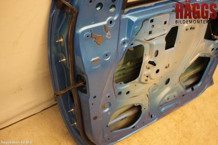 Nissan NAVARA 05-16 Dörr Fram Höger